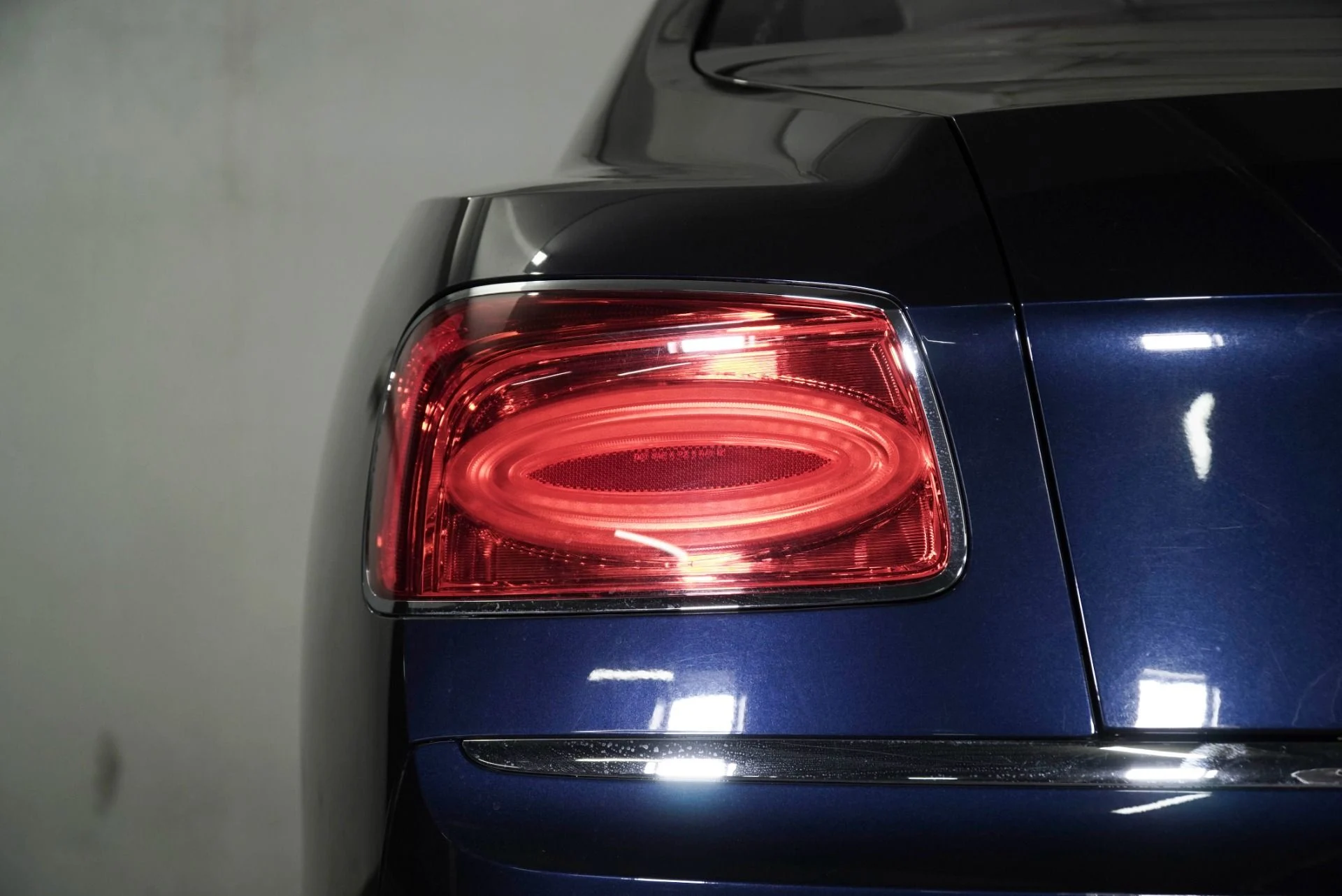 mph012_3120744008_Used_2015_Bentley_Flying_Spur_V8_1773689029_7c98825407