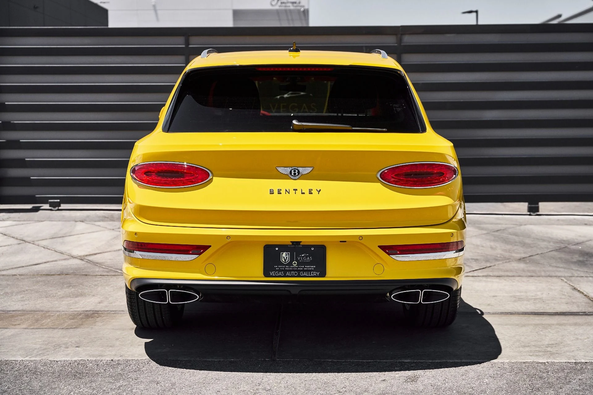 mph012_3125606360_Used_2023_Bentley_Bentayga_V8_1780708980_39a3baadbe