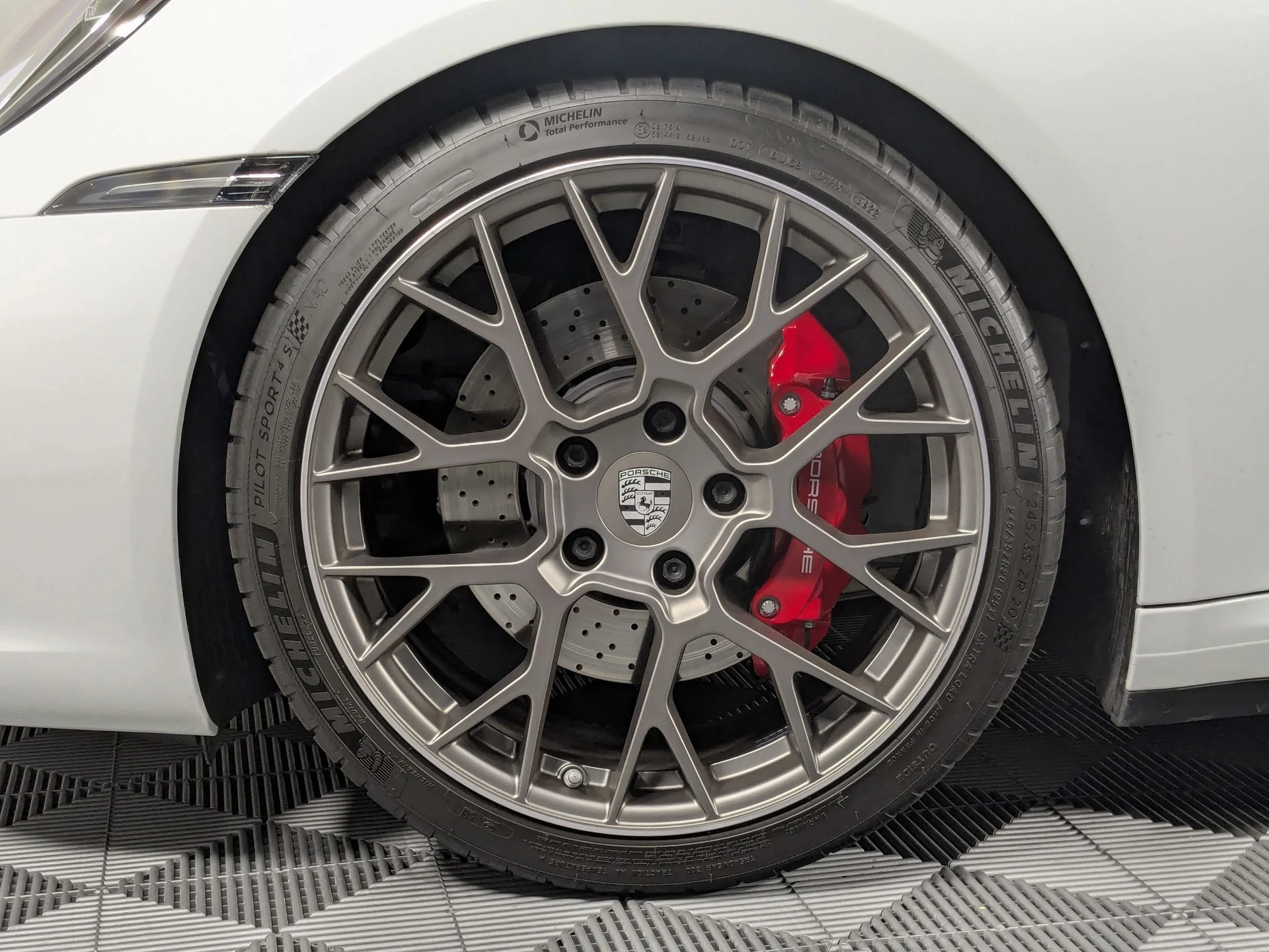 mph012_3135821546_a502133e86dec497744be2608bd2ce32x_5b9d29da61