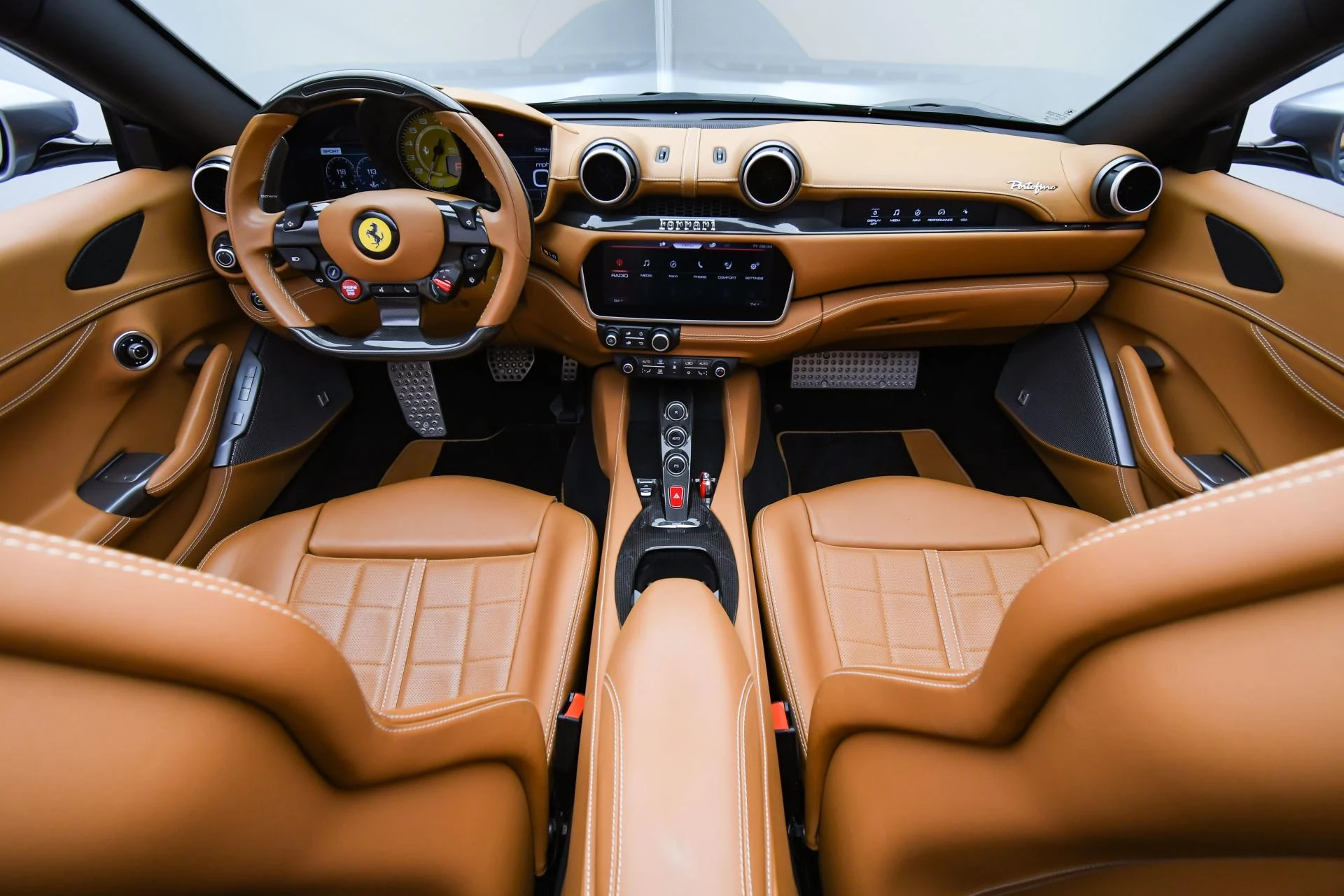 mph012_3144472427_Used_2021_Ferrari_Portofino_1754553824_5fc4632042