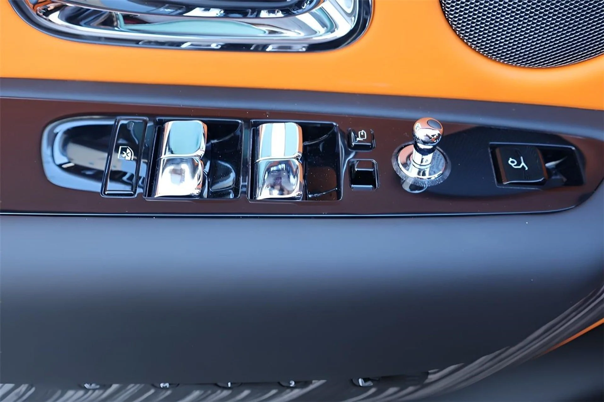 mph012_3148564337_13_c732532e07