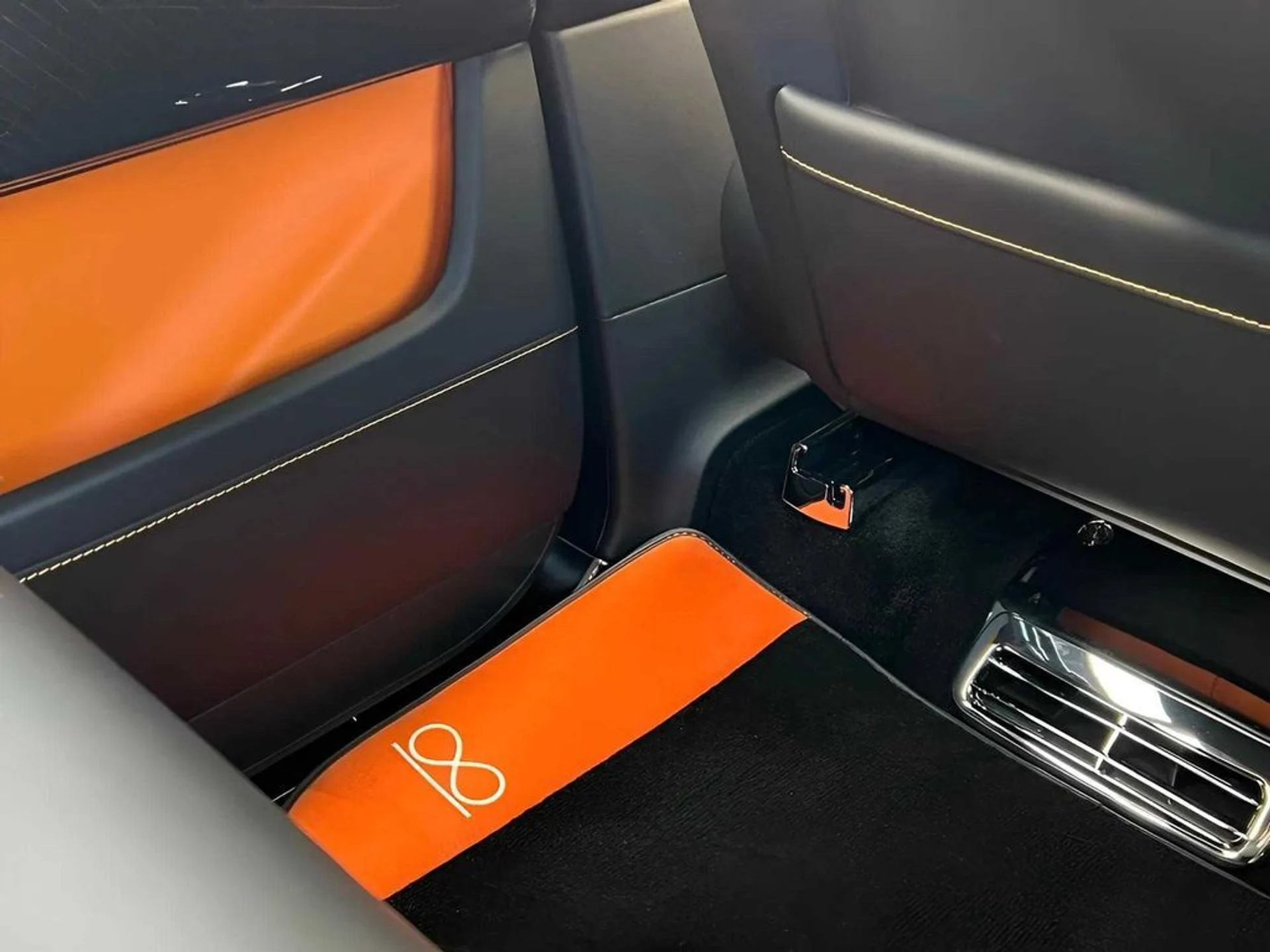 mph012_3150671563_27d576417c8baa211887a85f9d017e70x_0b1b72cd25