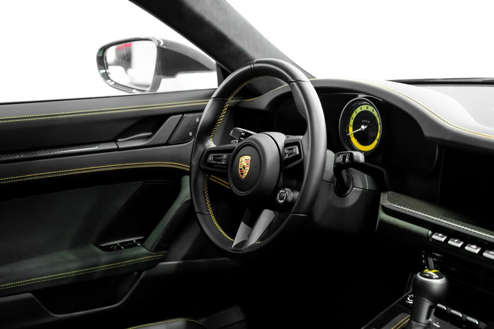 mph012_3153039262_porsche_911_2024_jpg_v_1754355020_163e6a5c3f
