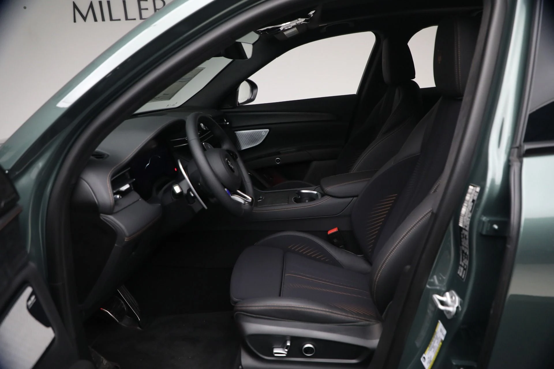 mph012_3156172107_New_2026_Maserati_Grecale_Modena_1773935518_8cf236fd88