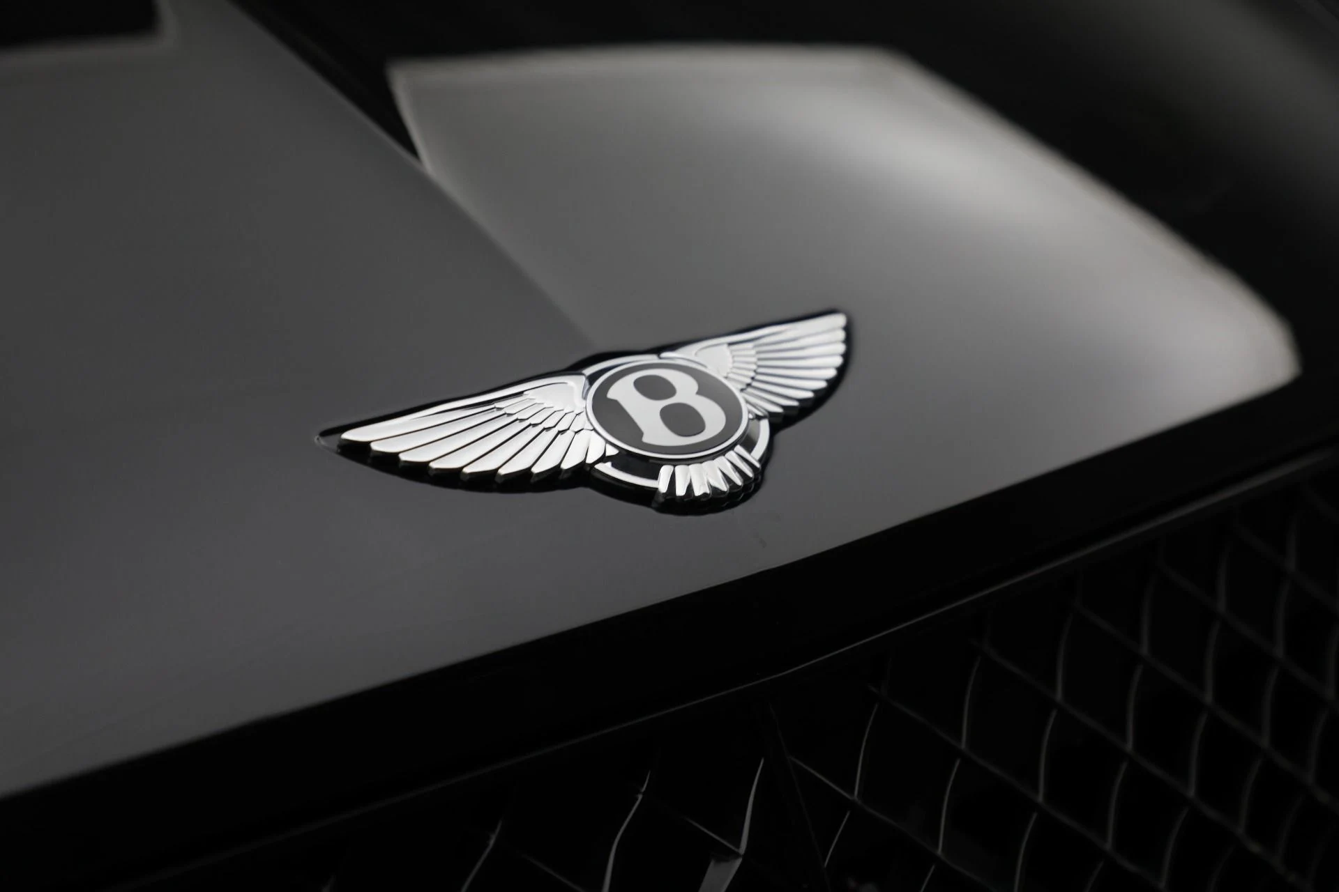 mph012_3156342376_Used_2024_Bentley_Bentayga_V8_548110a253