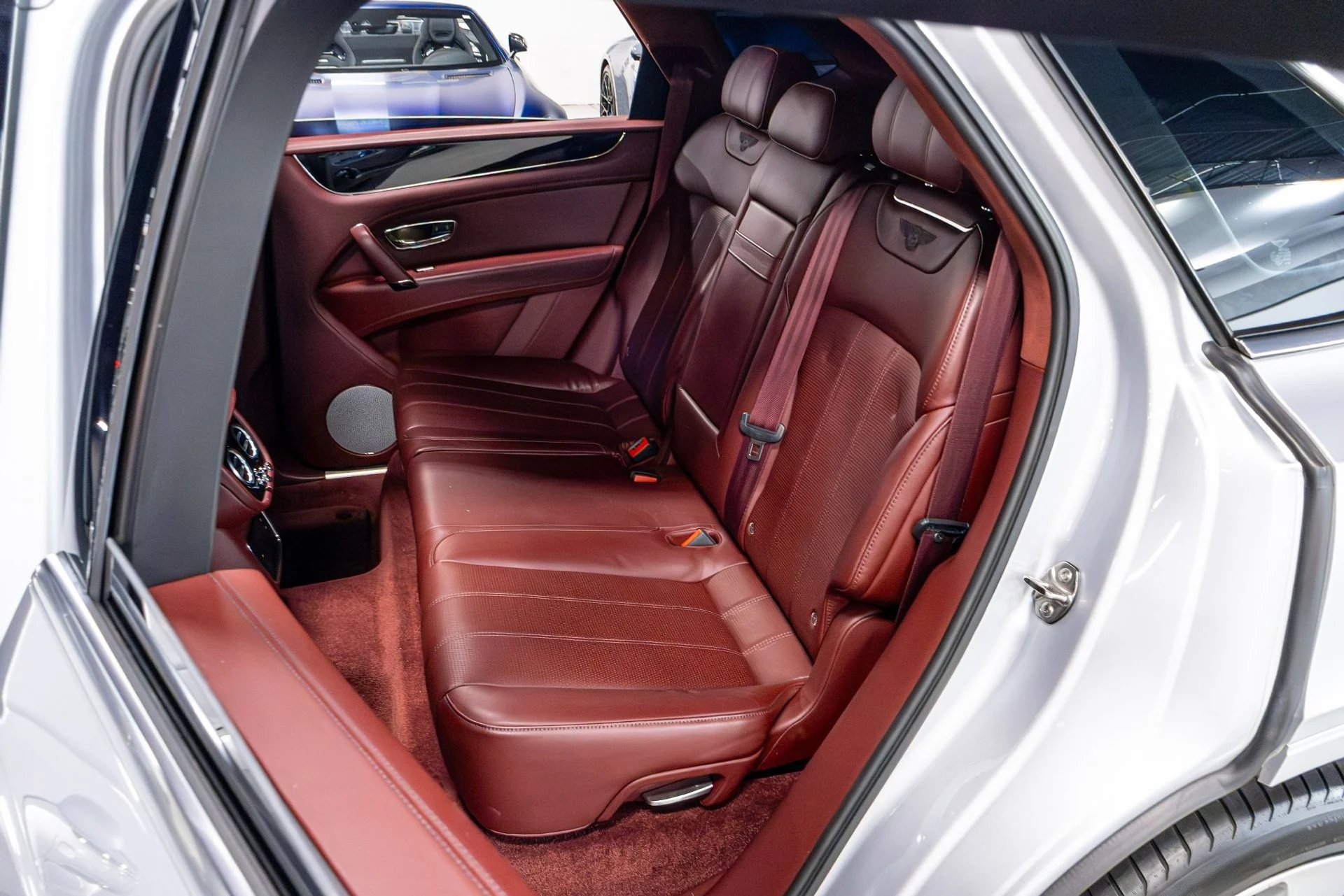 mph012_3165885916_Used_2020_Bentley_Bentayga_V8_1776285953_85ec76c15b