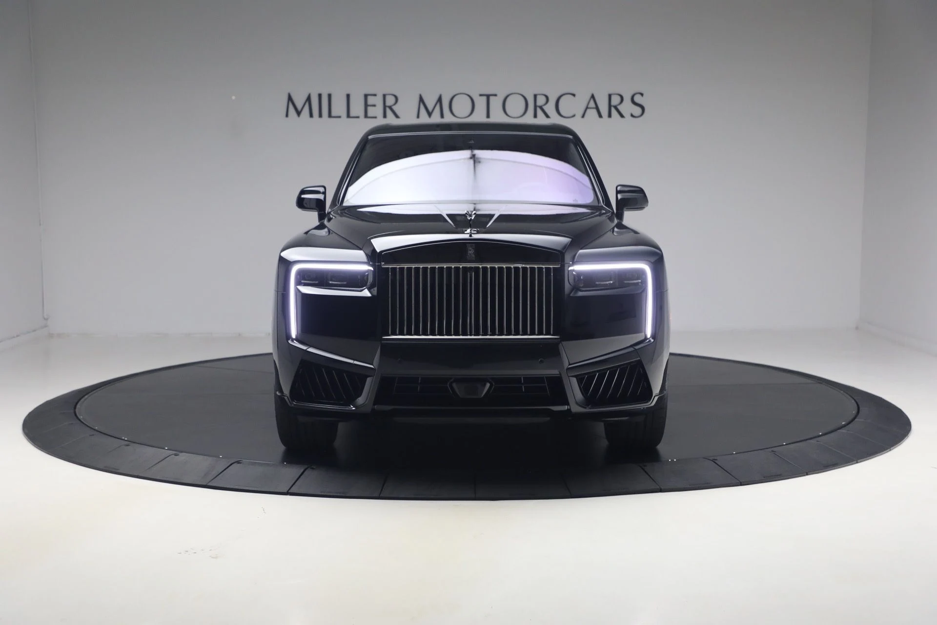 mph012_3166399277_New_2027_Rolls_Royce_Black_Badge_Cullinan_108dd13715