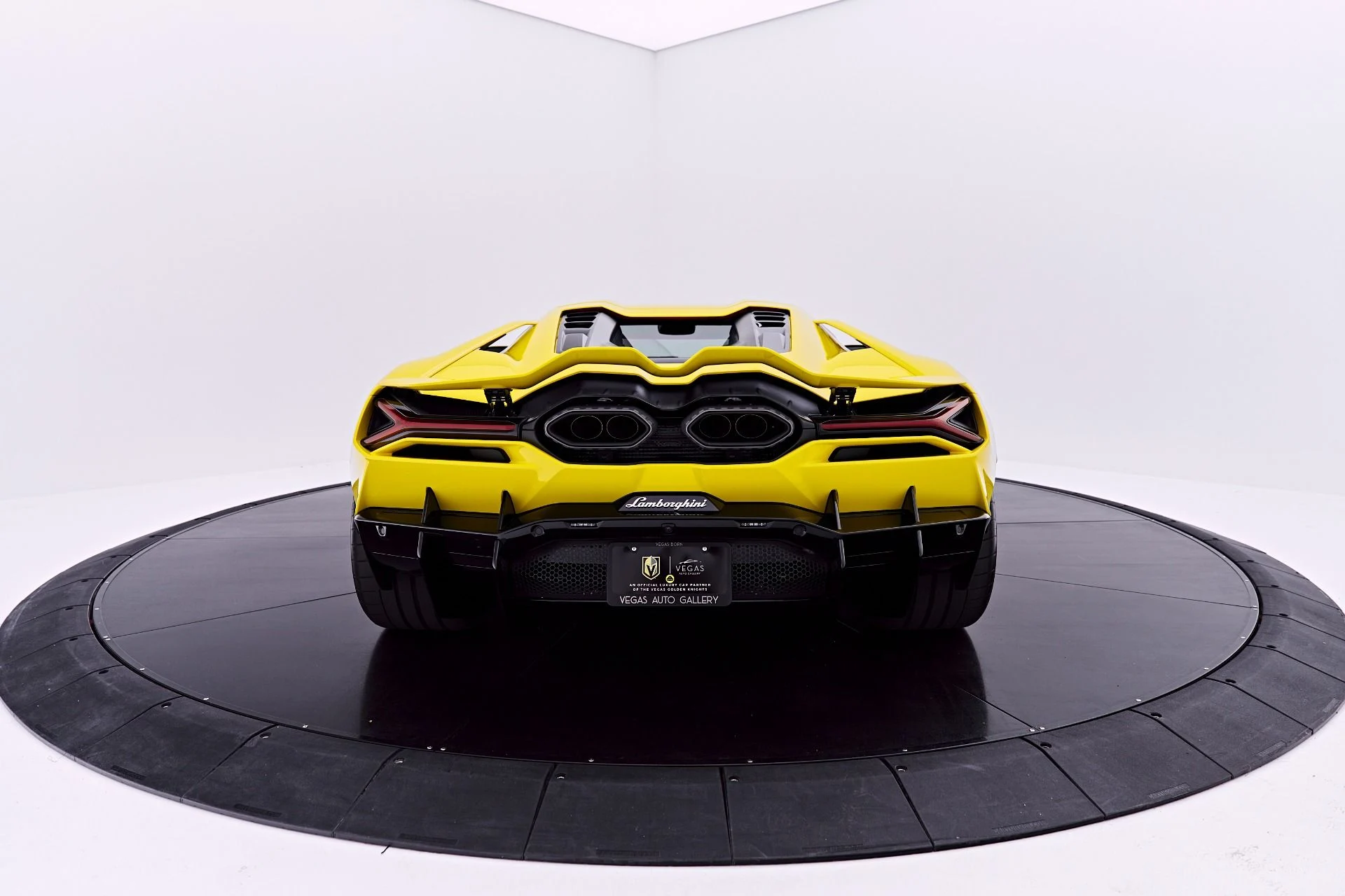 mph012_3173407813_Used_2026_Lamborghini_Revuelto_Base_1782198237_6ccd77a711