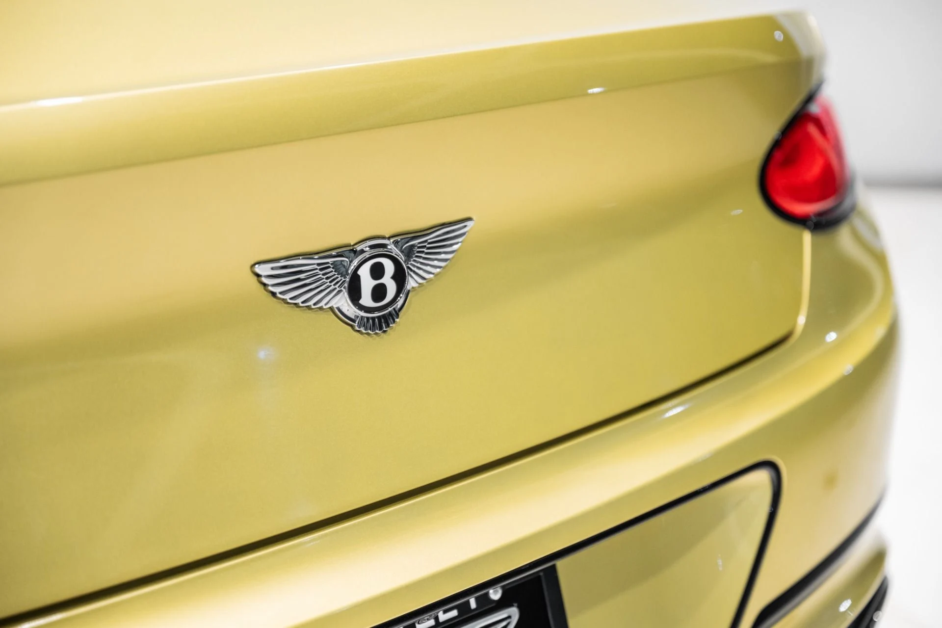 mph012_3177573918_Used_2022_Bentley_Continental_GTC_1776402771_7d01ece8ec