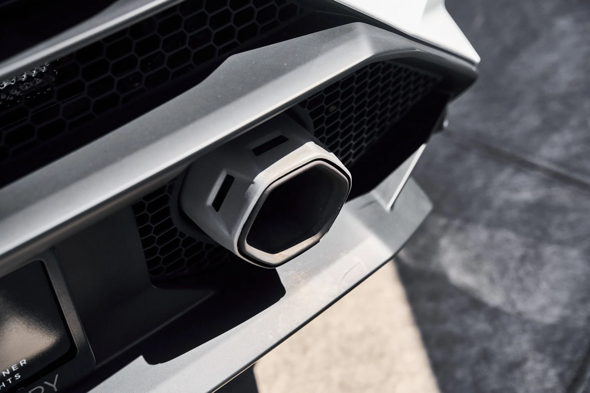 mph012_318385416_Used_2023_Lamborghini_Huracan_1778117592_63789a2a7e