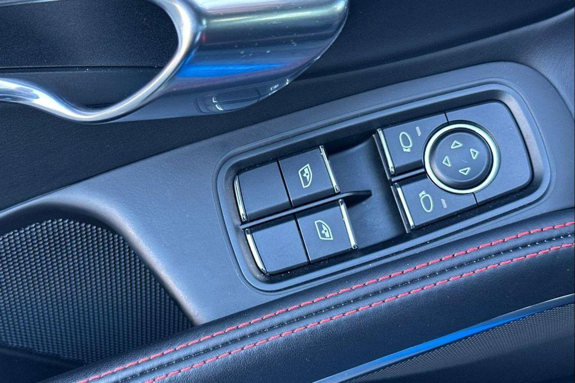 mph012_3183929723_y_T2_C1_EJGE_k8k9_Cc_Yf3_O3n_STX_8_Y_b8dc932189