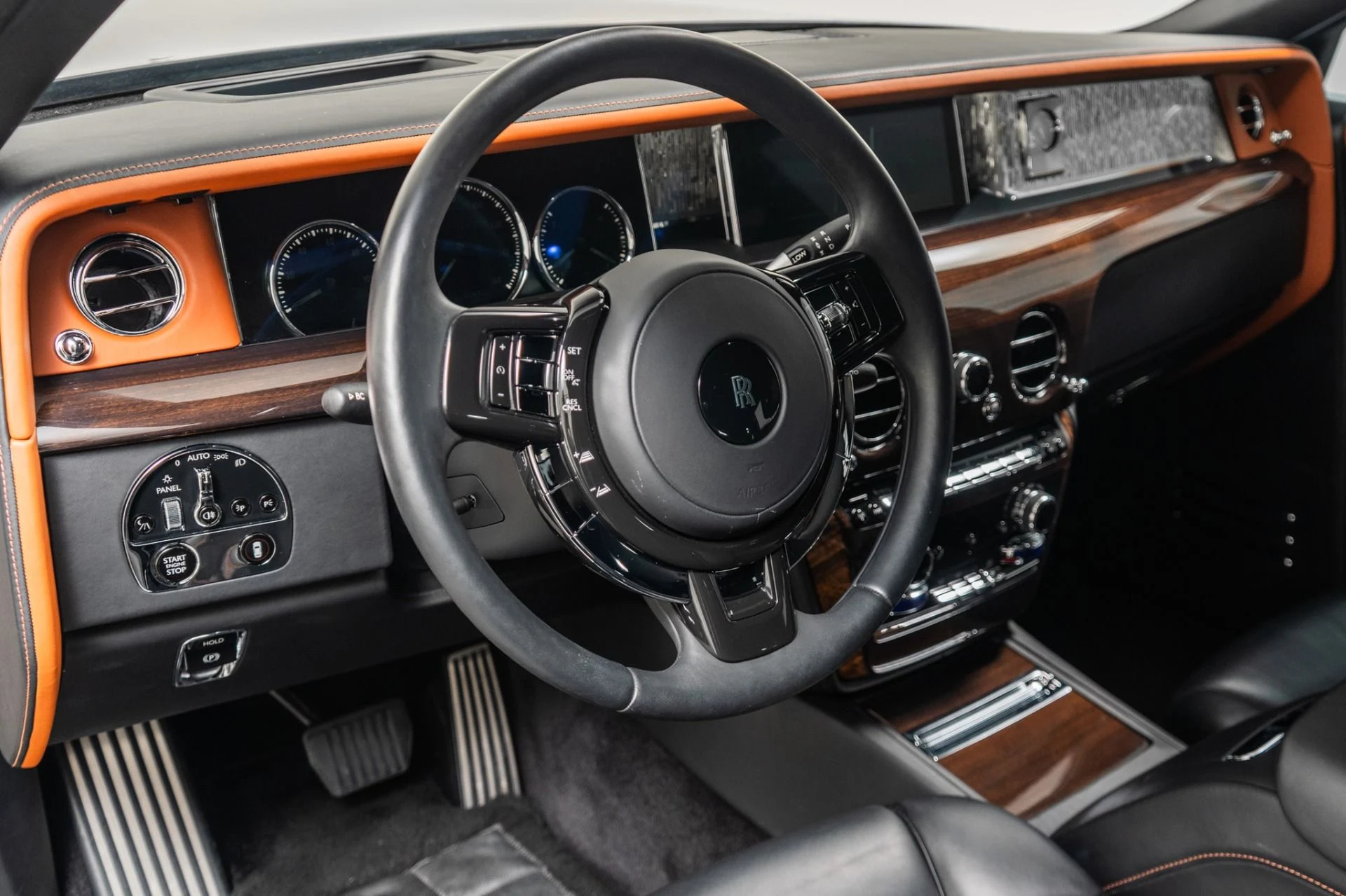 mph012_3186214796_Used_2019_Rolls_Royce_Phantom_The_Phantom_Package_Two_Tone_Paint_Bespoke_Audio_1785353671_eb69a558d2