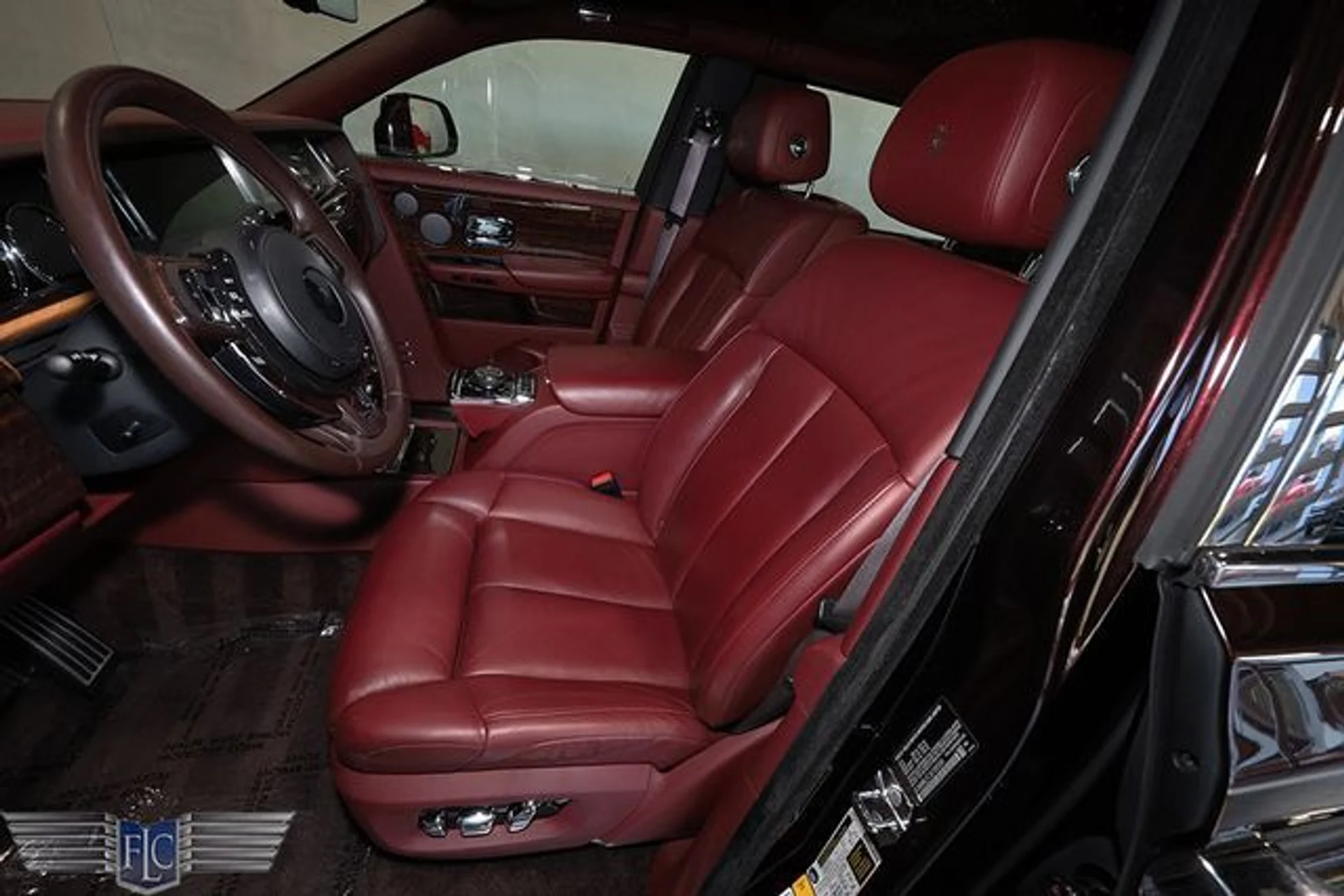 mph012_3188816306_used_2018_rolls_royce_phantom_extendedwheelbasesedan_9689_23067531_17_640_6c17217bee