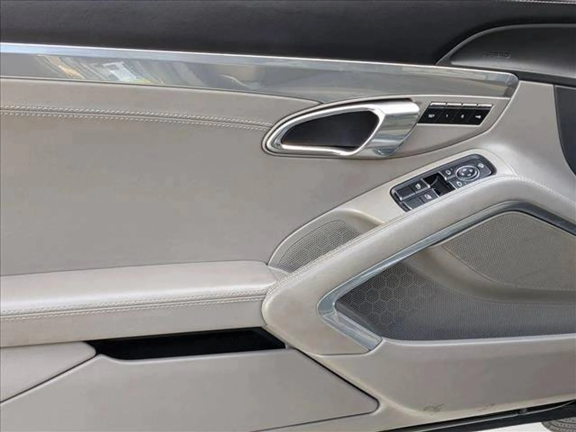 mph012_3190252753_ce2d9b7efdfd0bc3ba11780318808530x_8263475344