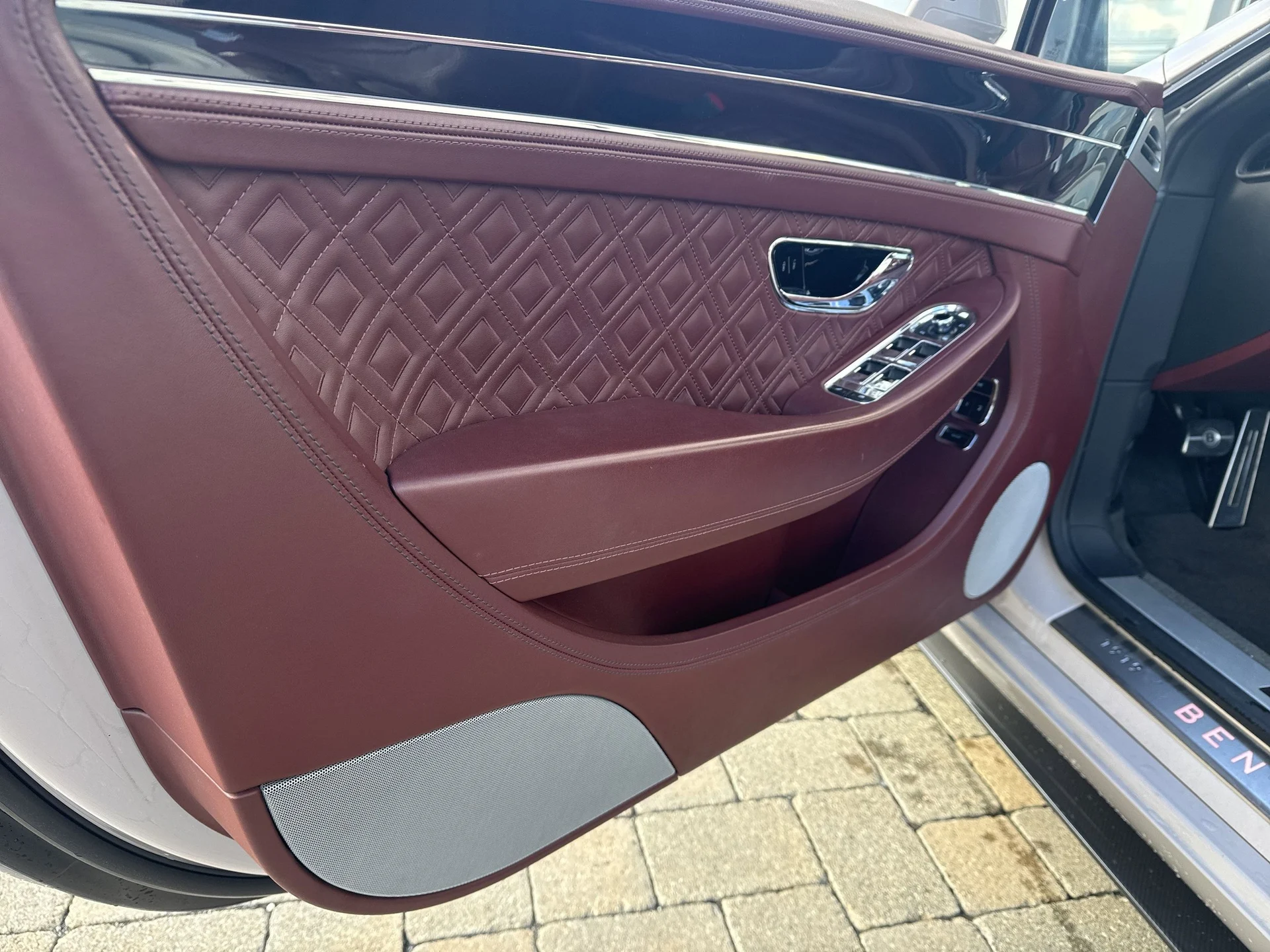 mph012_3197980428_175c360d550d8a0e7e1d4da99c68d8adx_270dee0741