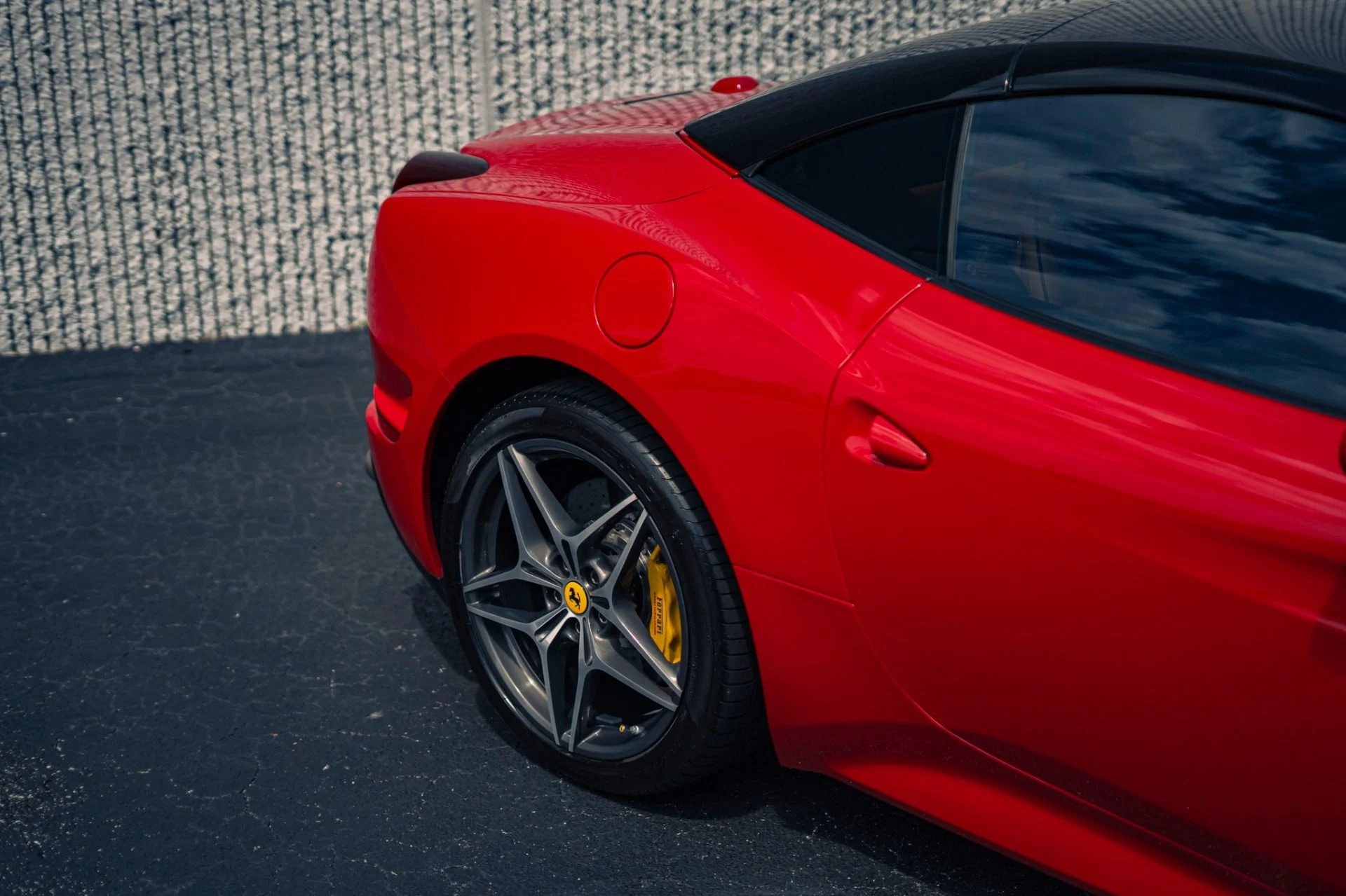 mph012_3200968529_Used_2016_Ferrari_California_T_1777481400_a75dab6346