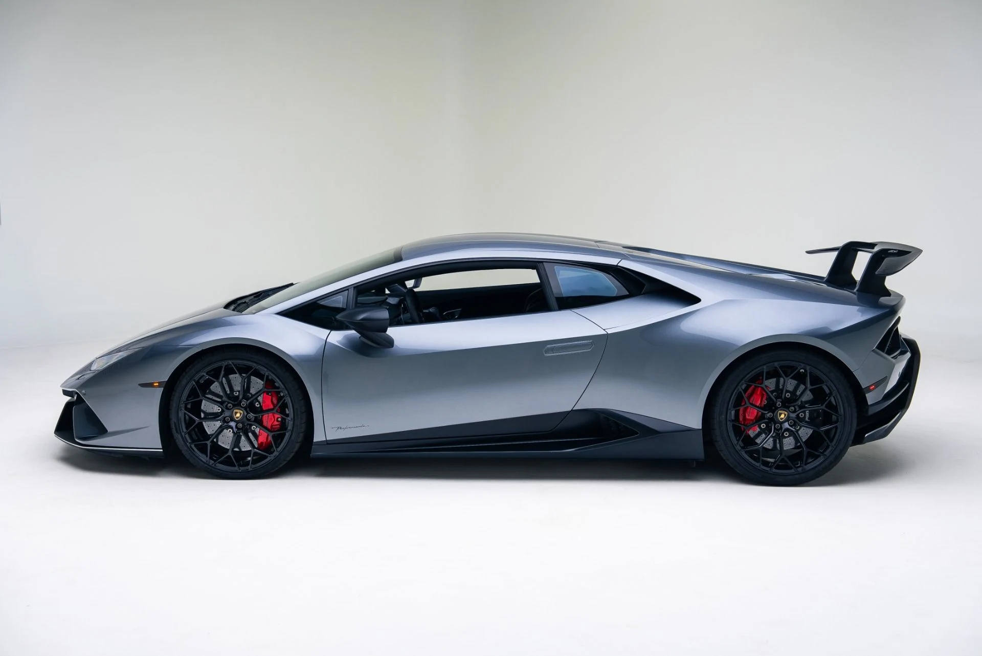 mph012_3202467637_Used_2018_Lamborghini_Huracan_LP_640_4_Performante_1765562514_7b93ff15f5