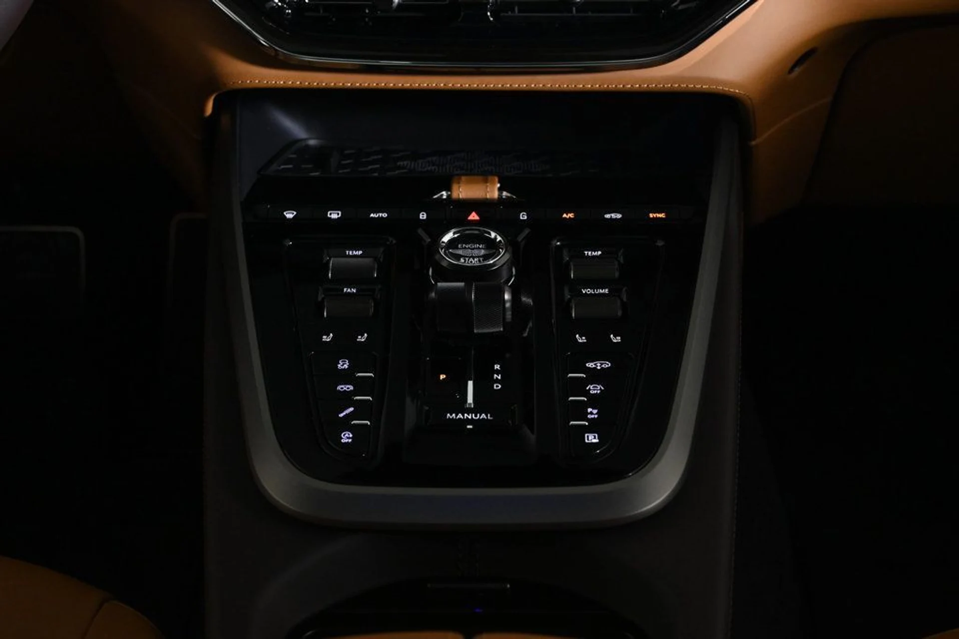 mph012_3206713359_new_2026_aston_martin_dbx_707awd_11350_22961642_13_1024_1eee866093