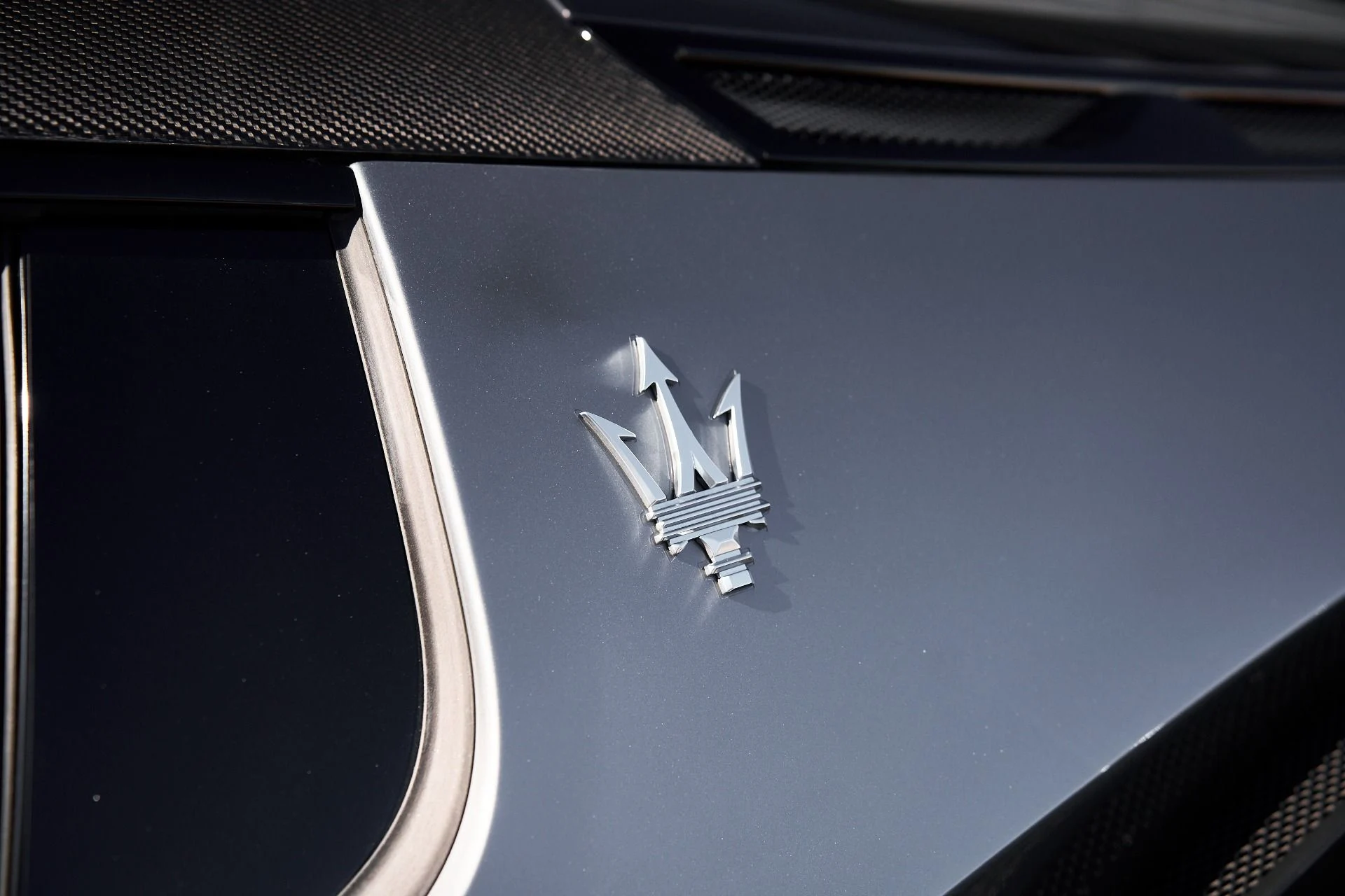 mph012_321159980_Used_2022_Maserati_MC_20_Base_1760737460_176edceff3