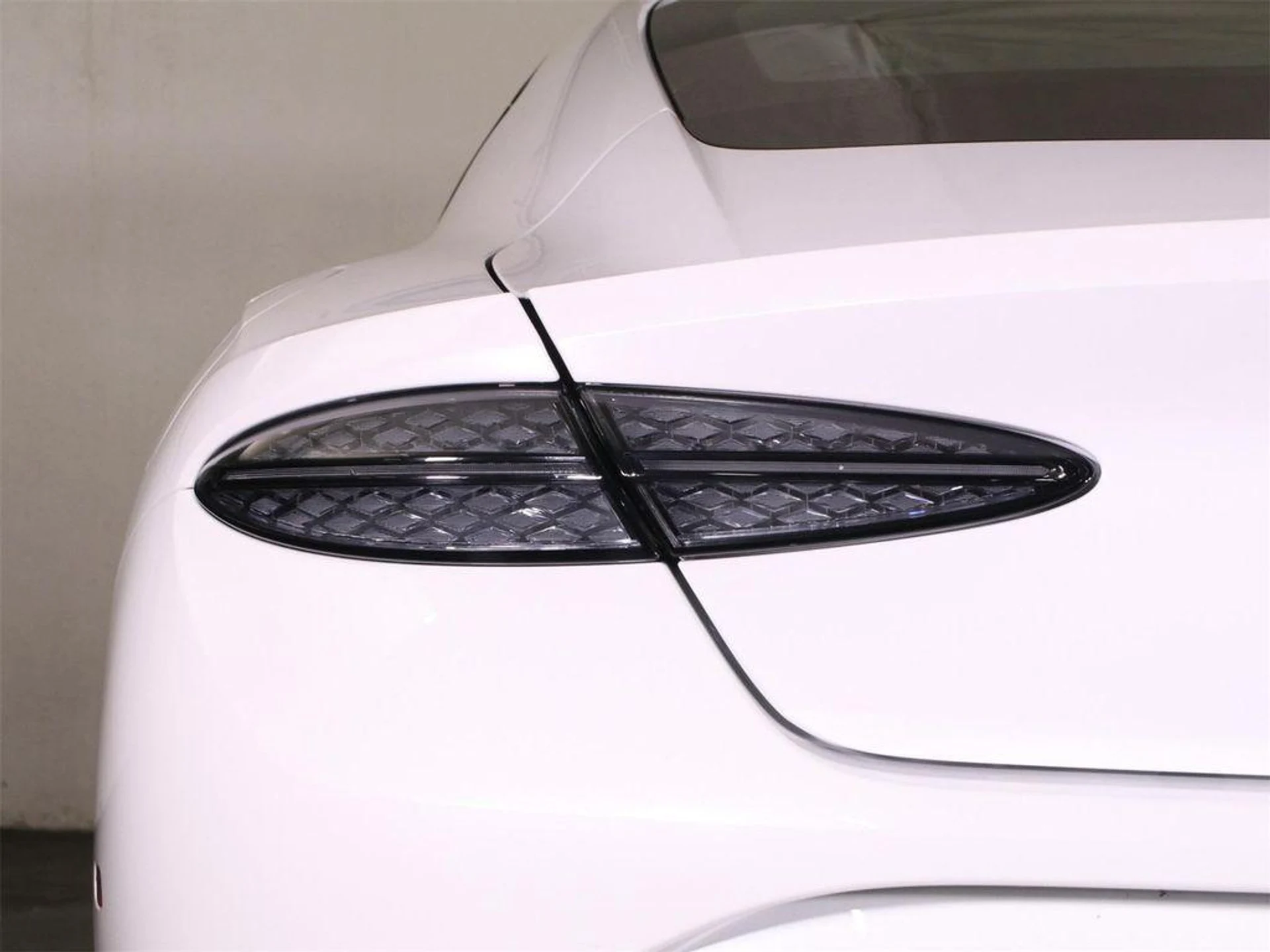 mph012_3215898339_ynrz_X_Ko_Cq_Rcpd8_AUXS_Lh_Jy_Zv_U4_E_defaab5a56