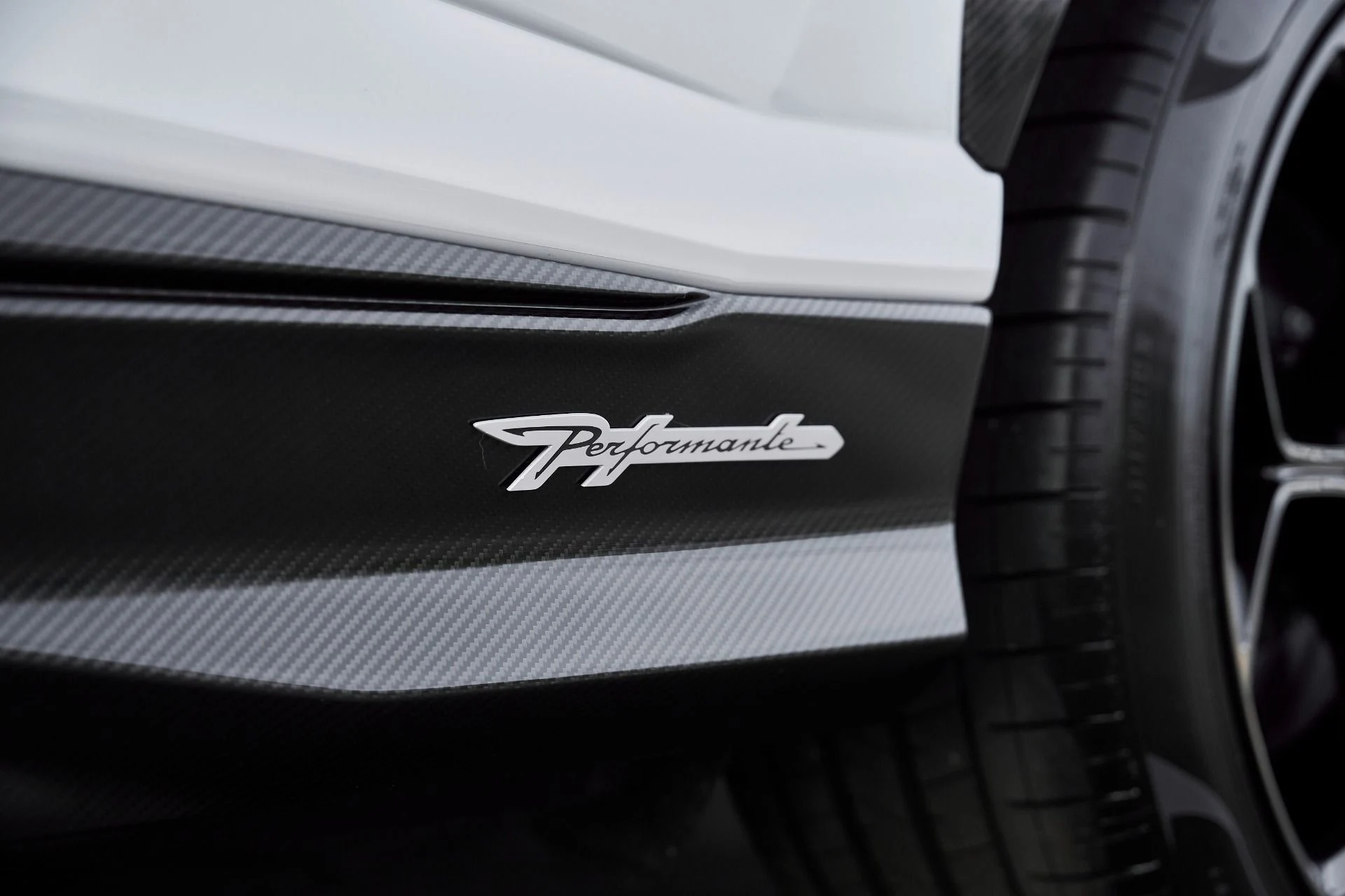 mph012_322156818_Used_2024_Lamborghini_Urus_Performante_1768001098_7b56caf733