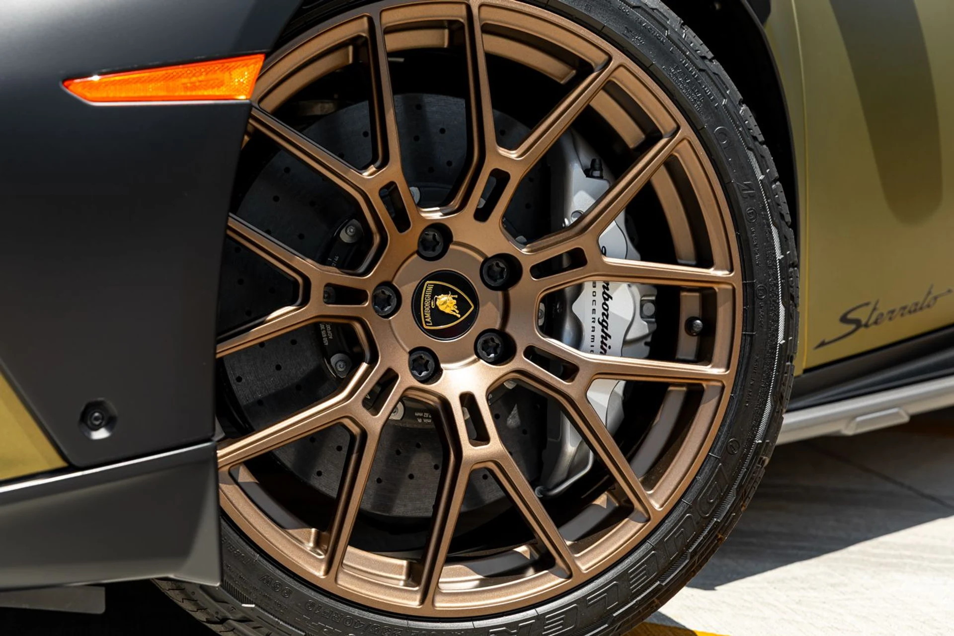 mph012_3227800214_Used_2024_Lamborghini_Huracan_Sterrato_8fa5090528