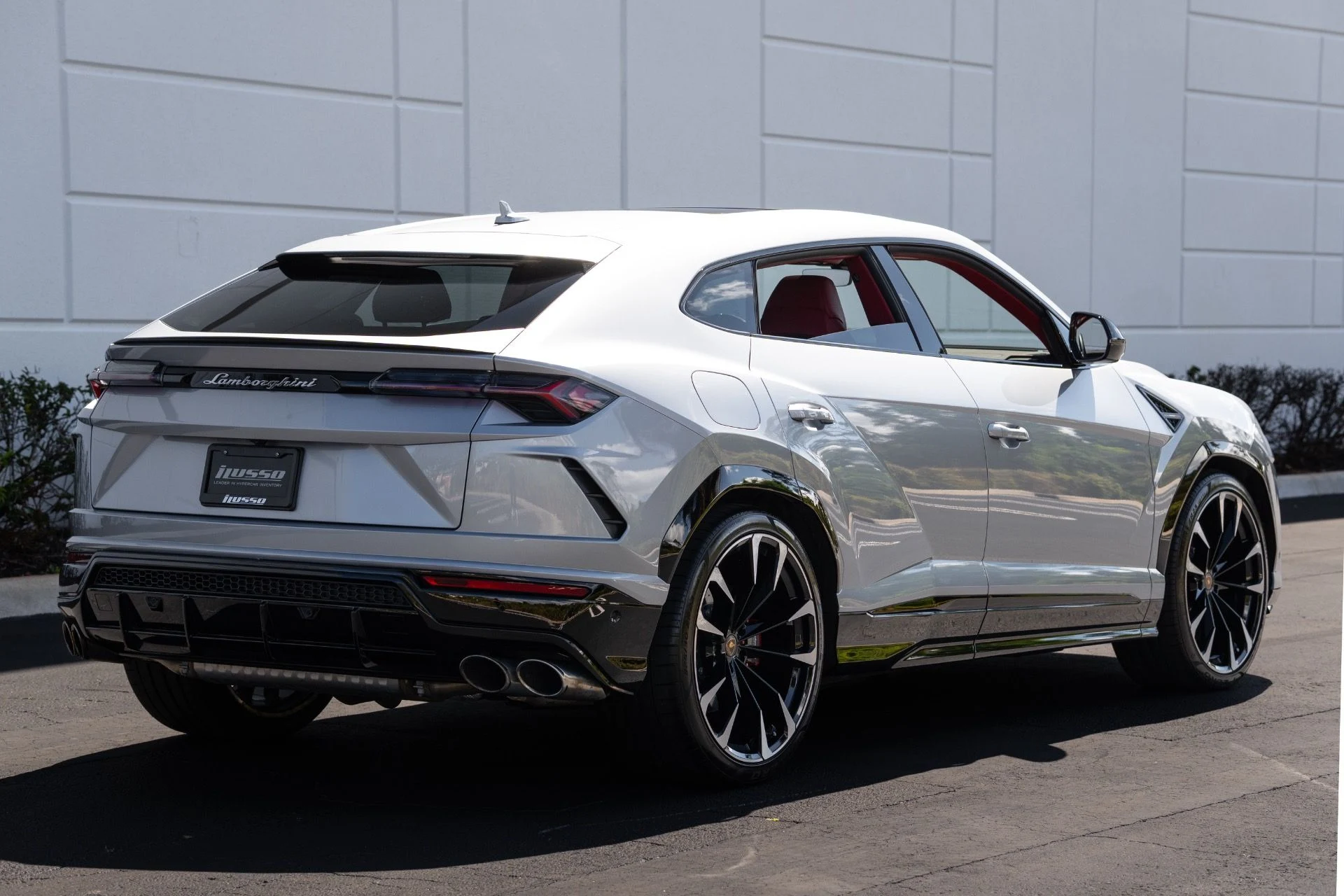 mph012_3233771183_Used_2022_Lamborghini_Urus_1770690392_21916b85a3