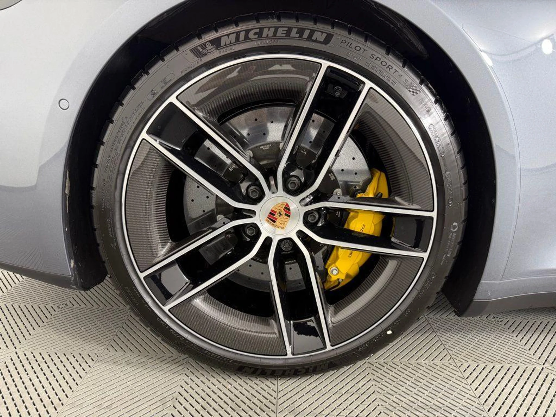 mph012_3235562452_1zr8yj74i_P_Pv_Xw7z3_Z_Di_U_F_Sr0_c3056a35a2