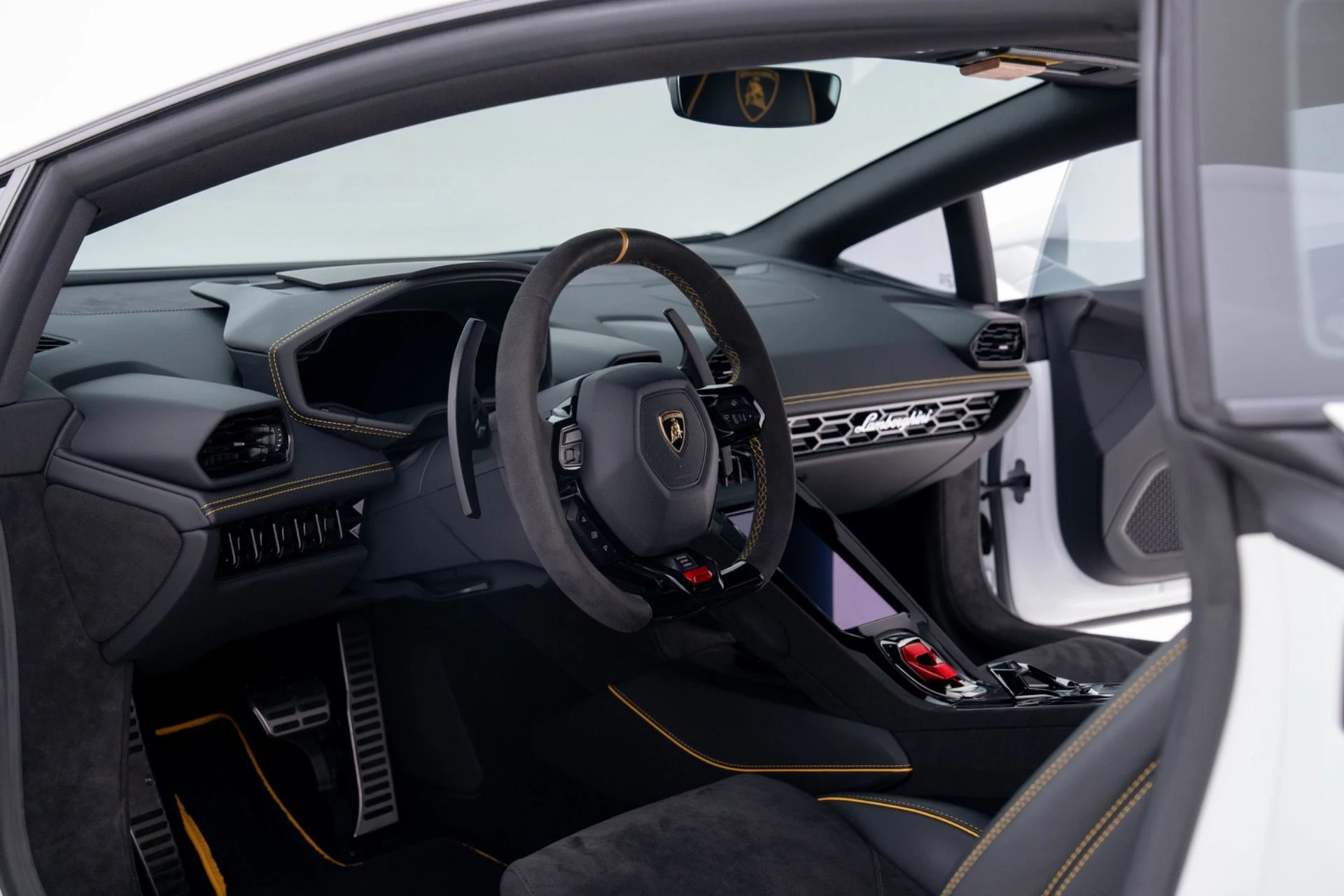 mph012_3237281848_Used_2023_Lamborghini_Huracan_Tecnica_1781822994_b78165bf3b