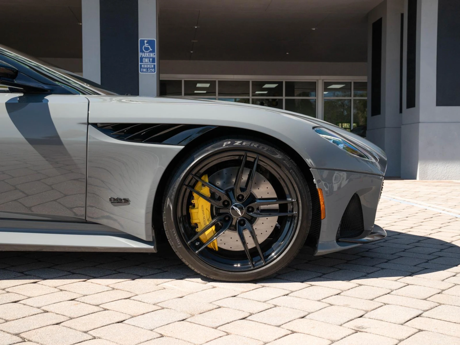 mph012_3237677947_Used_2022_Aston_Martin_DBS_Superleggera_1770058019_b1d4709790