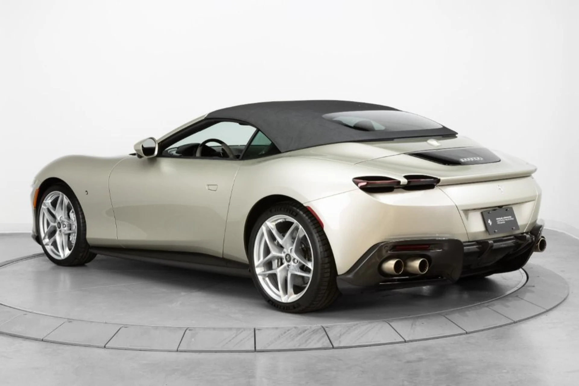 mph012_3243839336_Used_2024_Ferrari_Roma_Spider_9a9e86404b