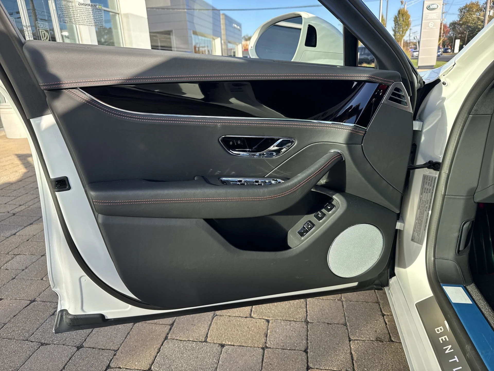 mph012_3245264113_2ca3bc6907b96a4fef32b116e37a853dx_46b5b7408f