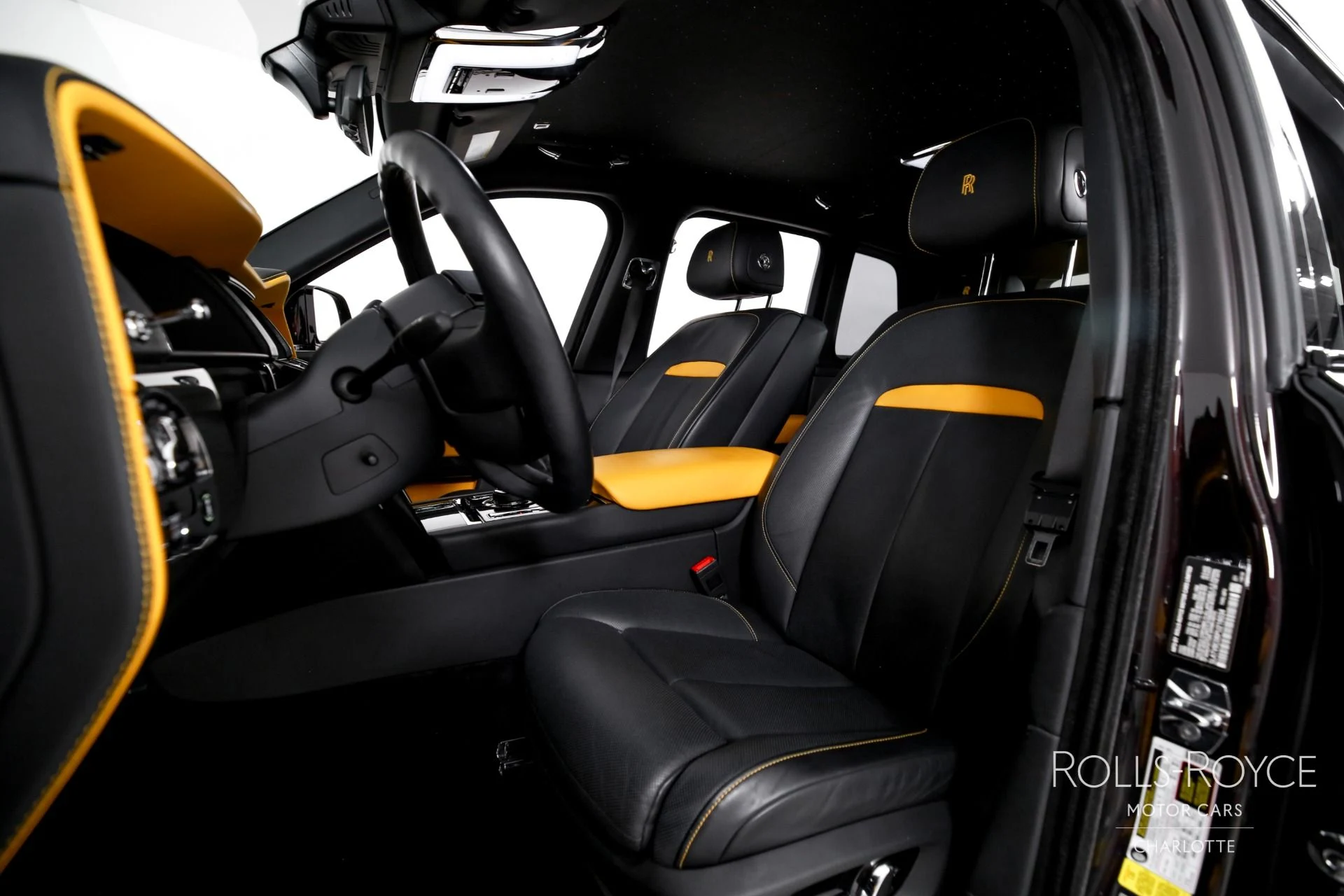 mph012_3248532982_Used_2023_Rolls_Royce_Black_Badge_Cullinan_1767375090_ef5f50c629