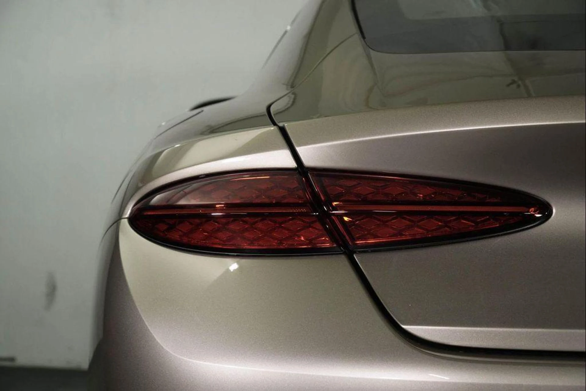 mph012_3249735152_ek_Mq_Jp_Q6_Hfy_Decih_Mv_Xy_Ieady8_06f3575cab