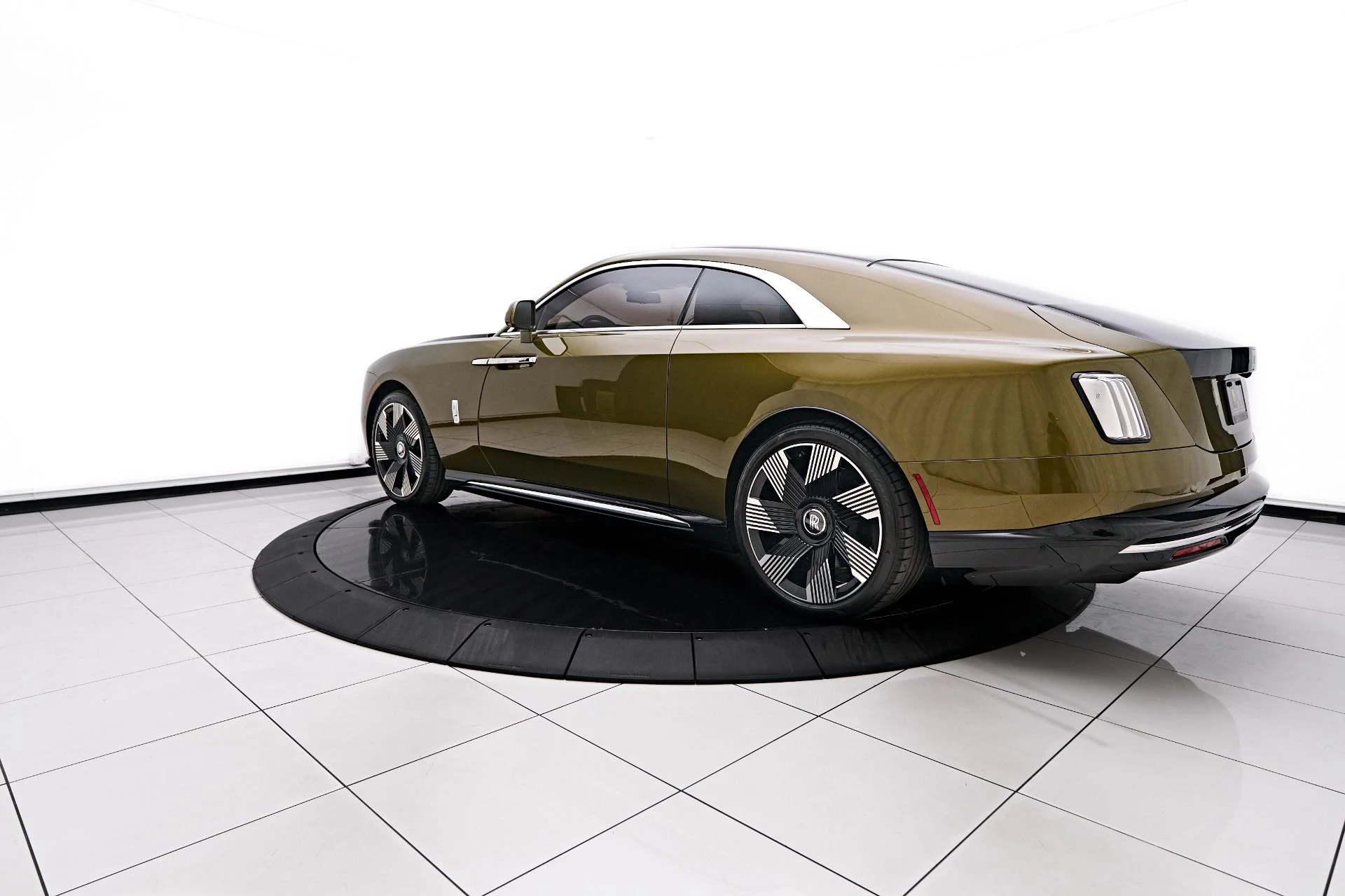 mph012_3254171608_Used_2024_Rolls_Royce_Spectre_1753235106_fc79591f5f