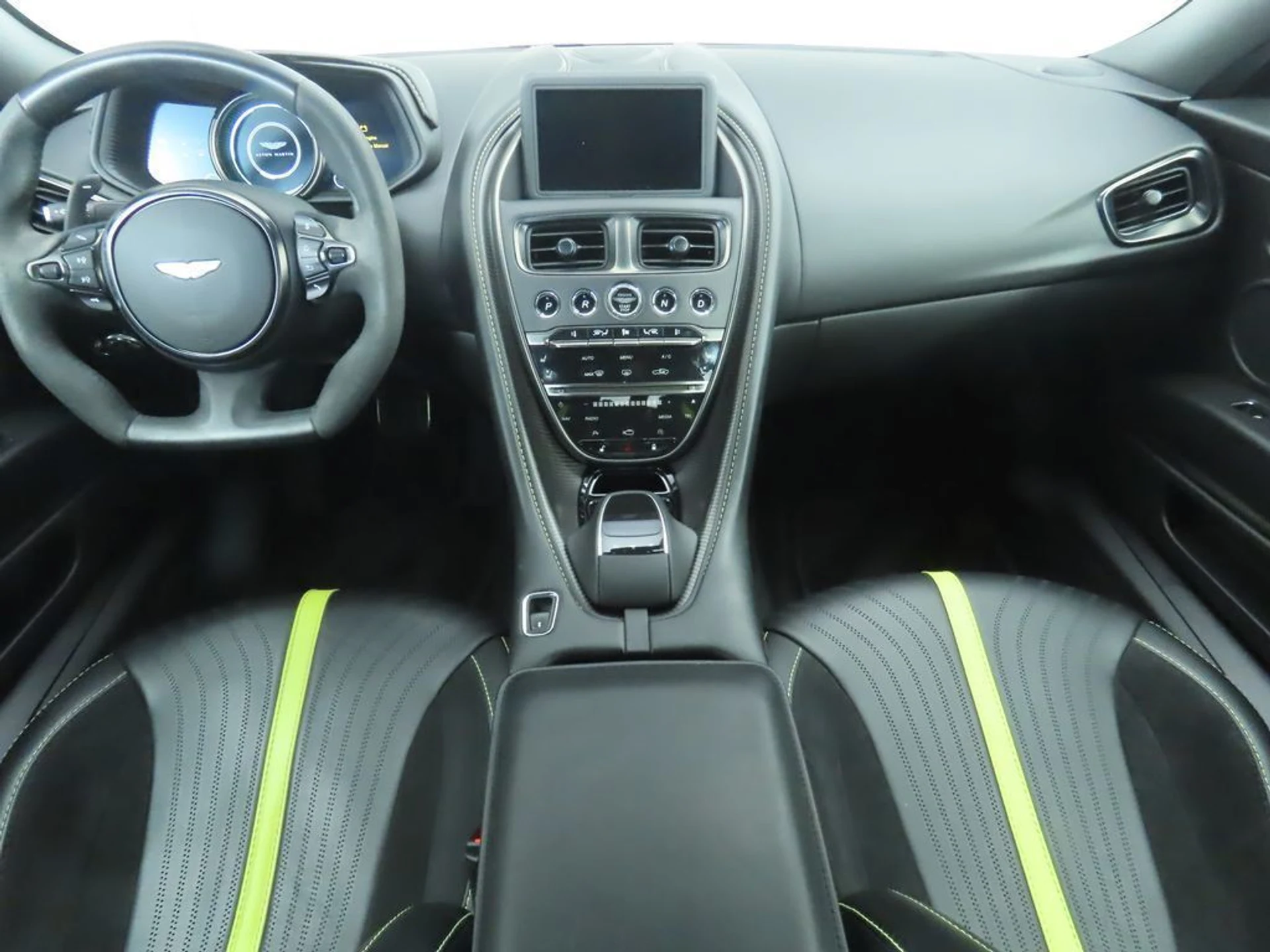 mph012_3263996563_used_2019_aston_martin_db11_amrcoupe_8119_22975631_13_1024_bb477e6ed2