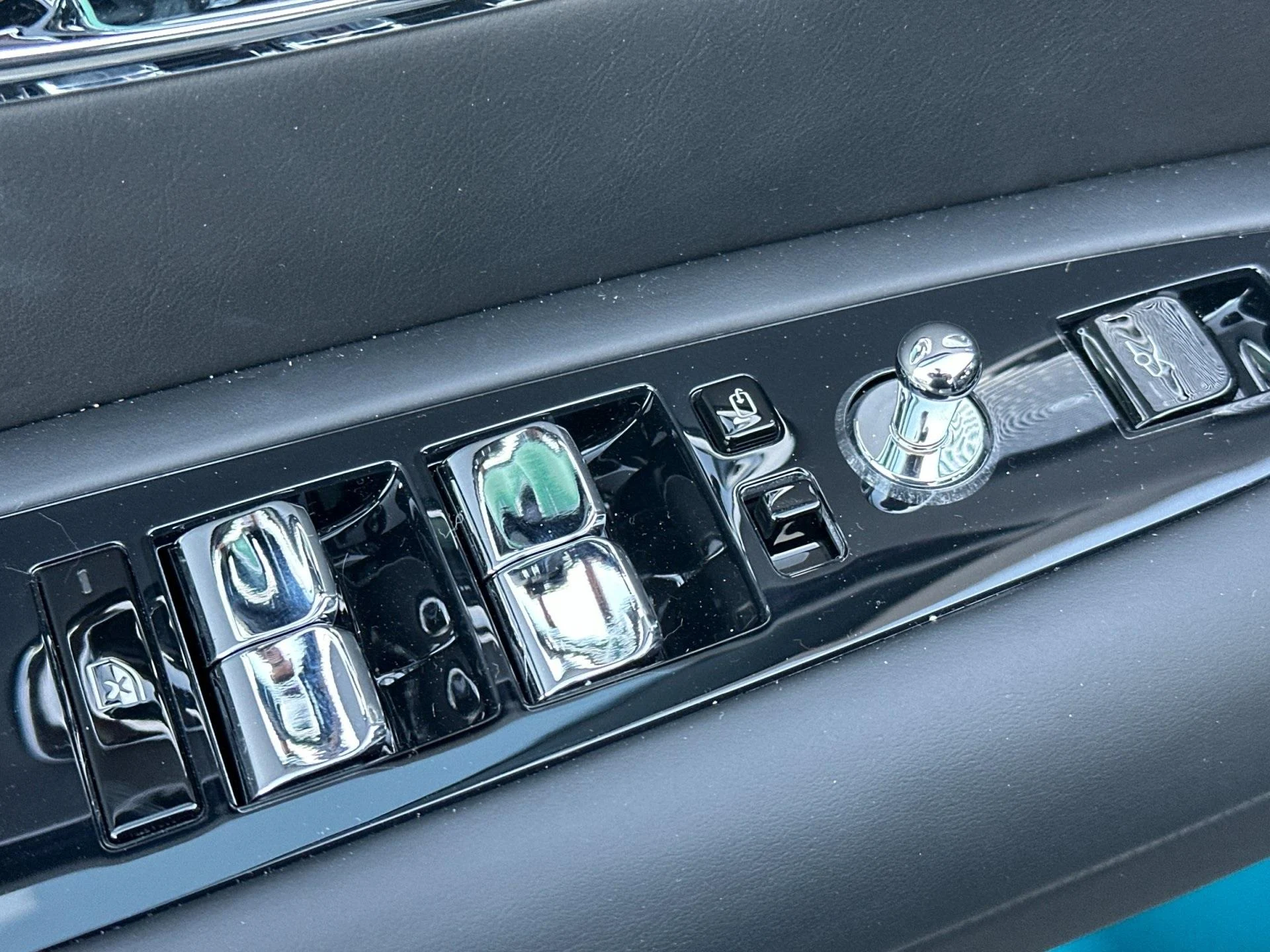 mph012_3272763991_New_2026_Rolls_Royce_Black_Badge_Ghost_1765033532_1df99e9c41