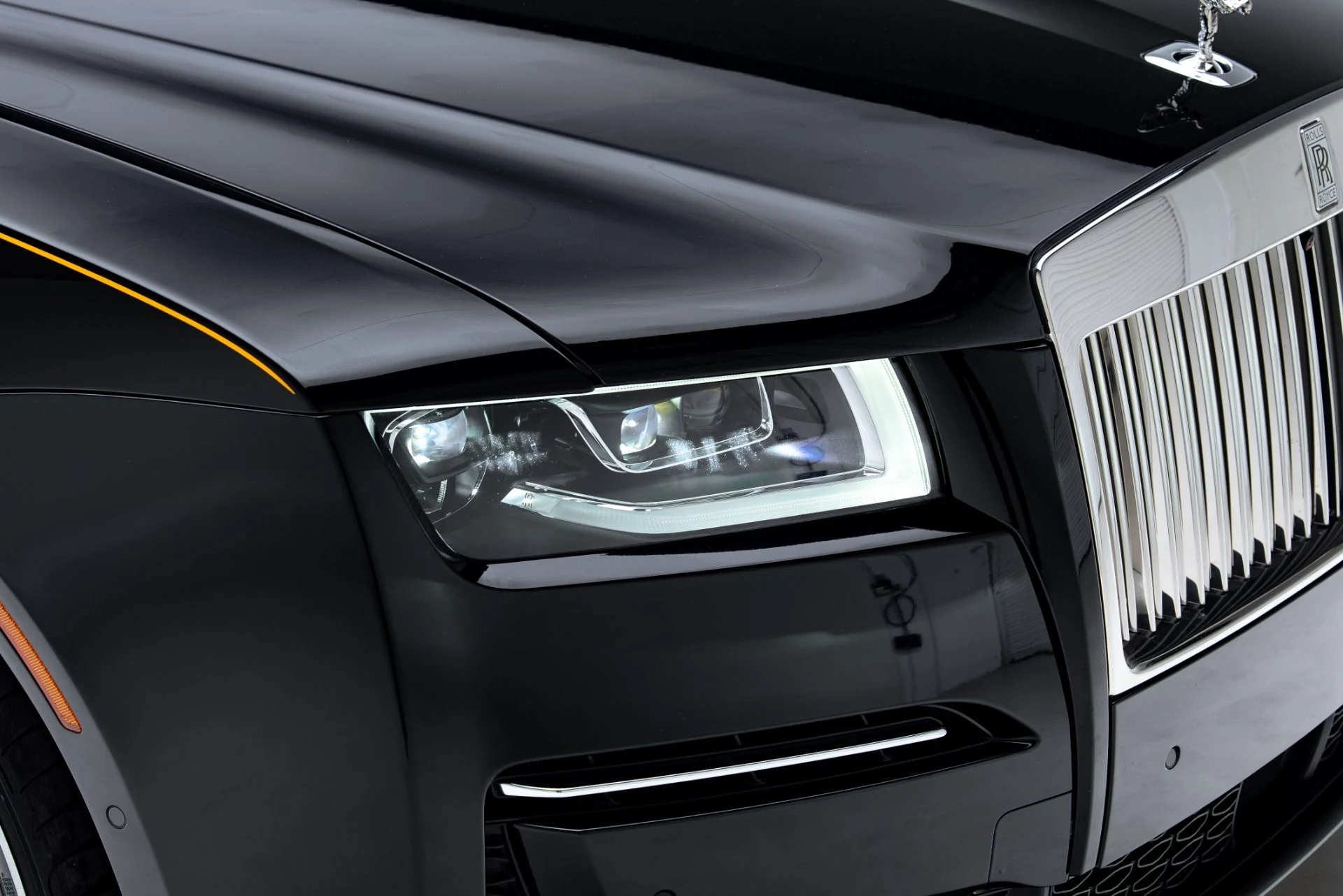 mph012_3273907236_Used_2022_Rolls_Royce_Ghost_1776983451_7c37a543d2