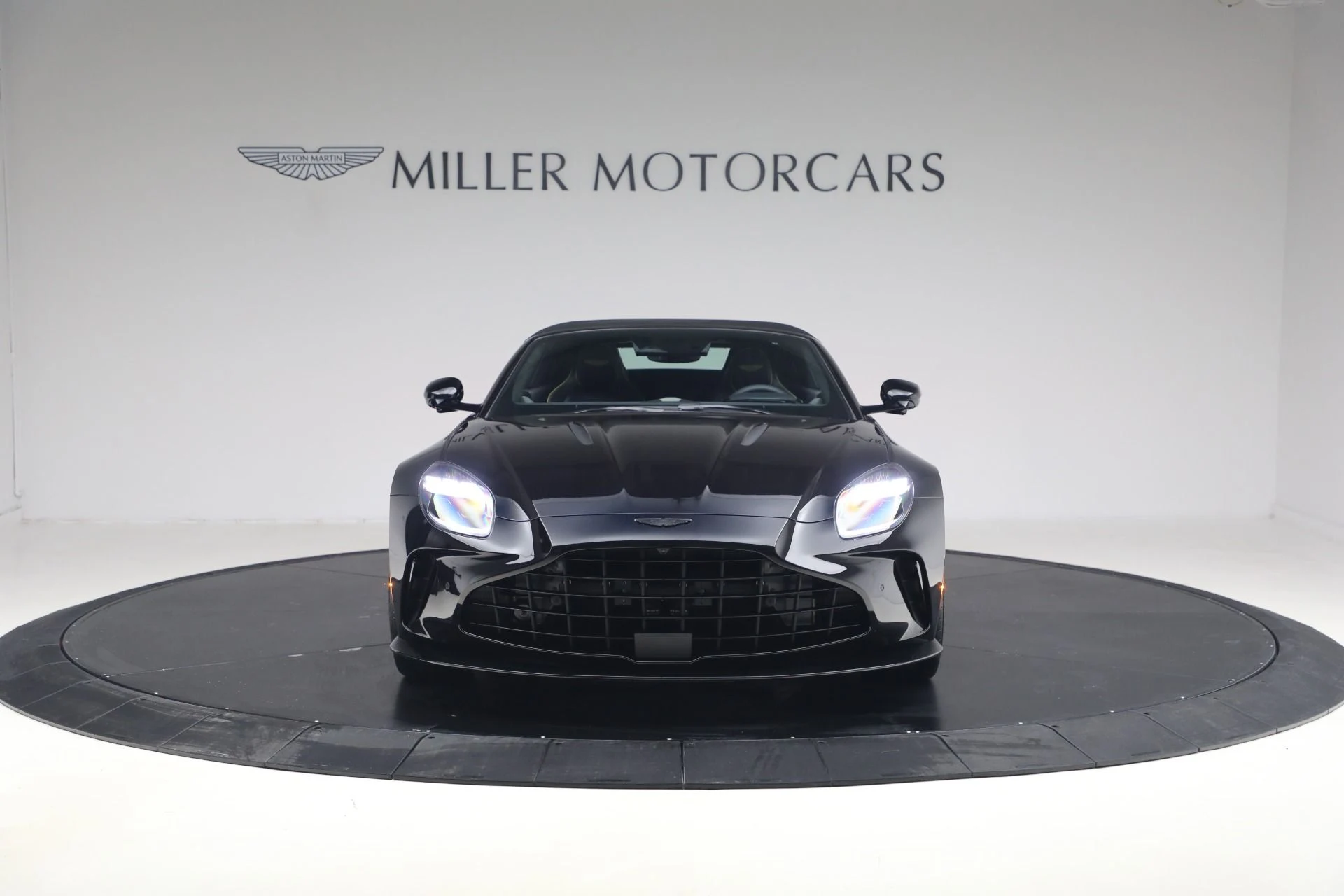 mph012_3275347744_New_2026_Aston_Martin_Vantage_Roadster_1770848011_368117e01c