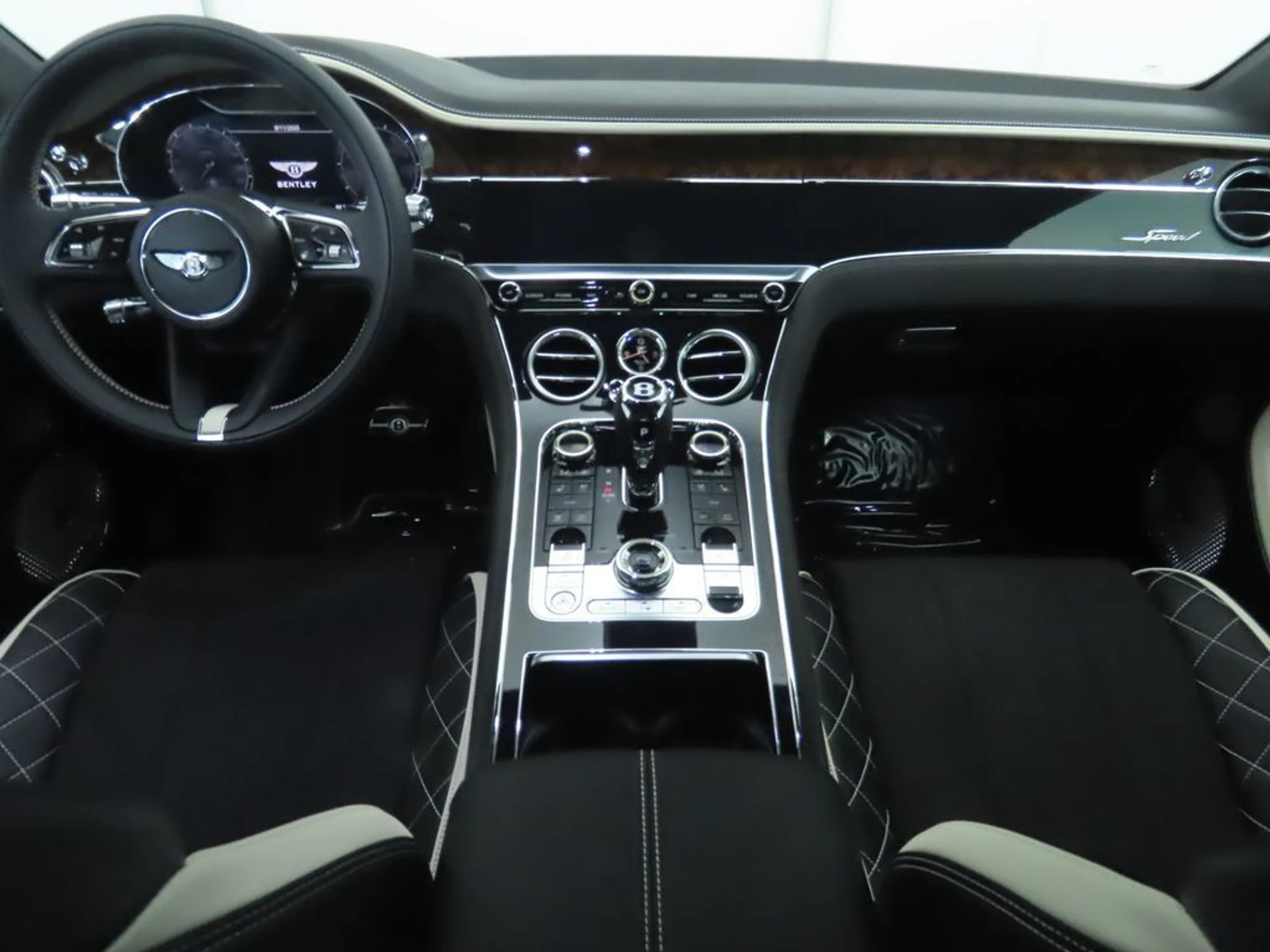 mph012_3277573329_used_2024_bentley_continental_gtspeedcoupe_8119_22898884_13_1024_9e03d682a5