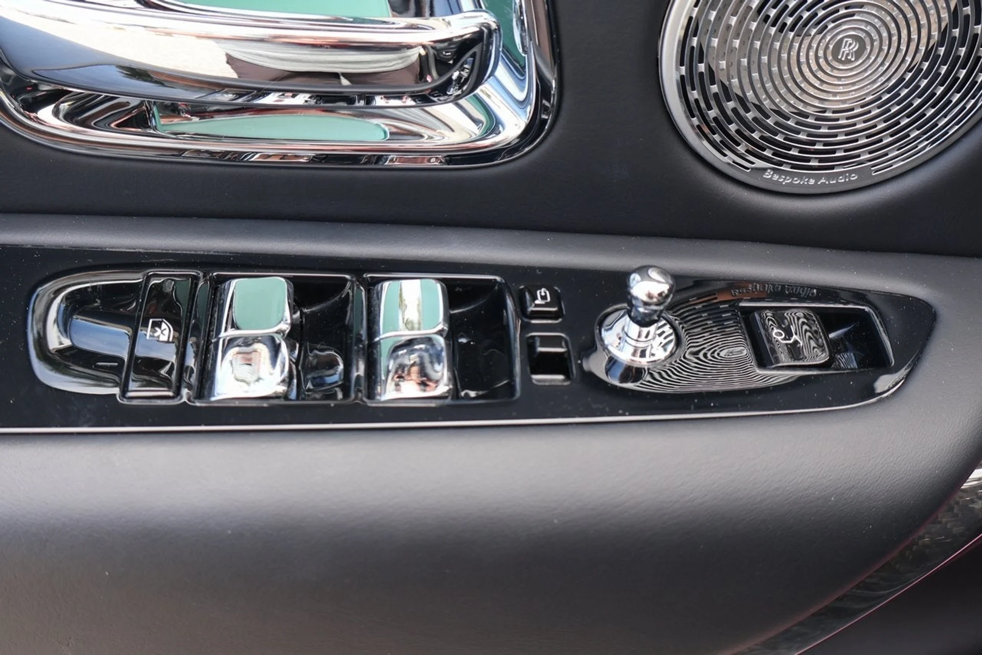 mph012_3279150806_13_e656a582ea