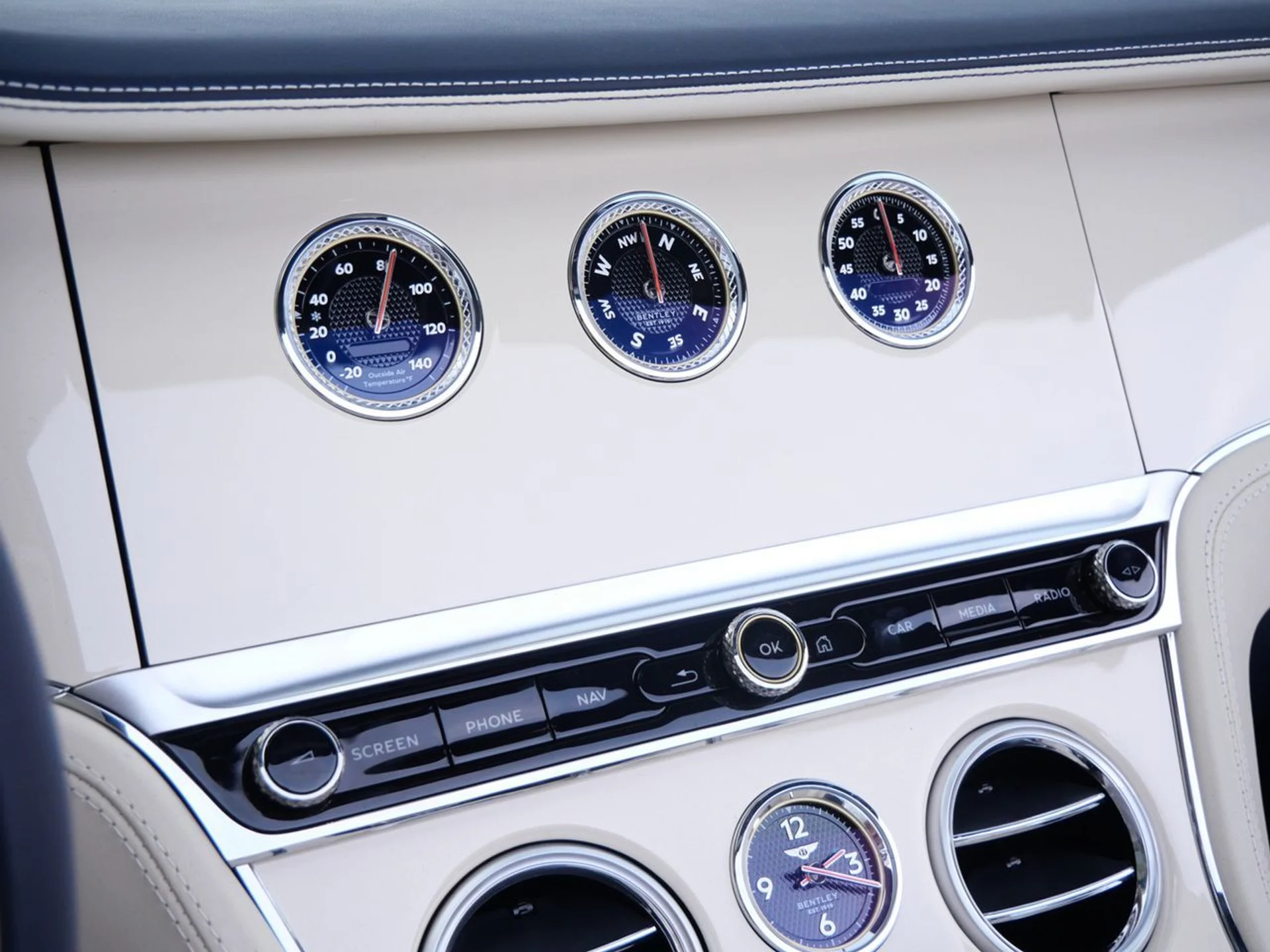 mph012_3281464799_17c15f7a818f970e7d8ecfc39013b047x_ae780717d6