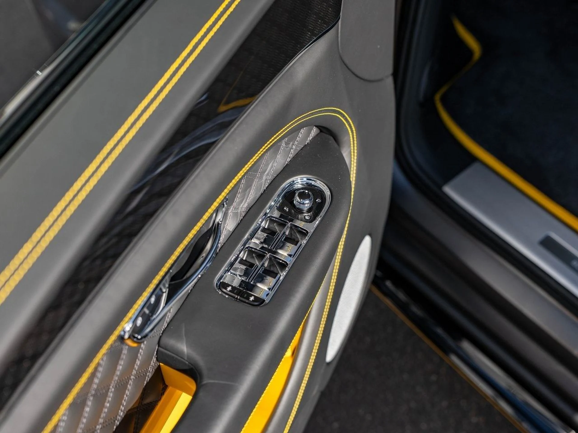 mph012_3285108459_945176a395d3ecf50bc89ea1c28793a0x_1b89961ca1