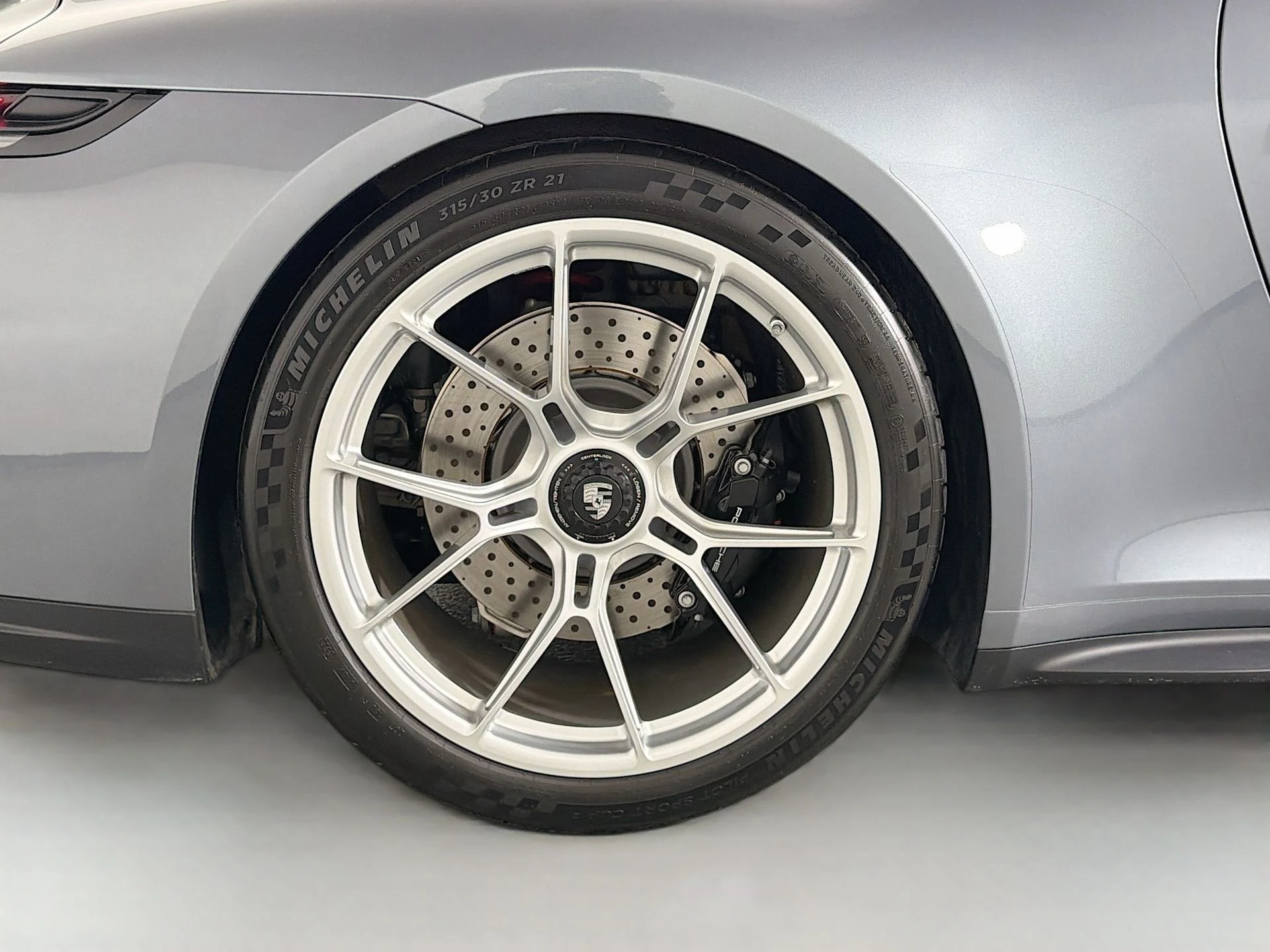 mph012_3289583543_410d255f5f86486c8f37a8eae1e9a9e4_2d8da5c9d3