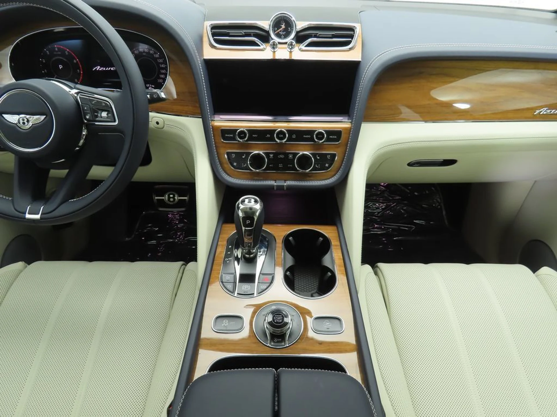 mph012_3293745548_new_2025_bentley_bentayga_v8awd_8119_22909990_13_1024_7d479c6155