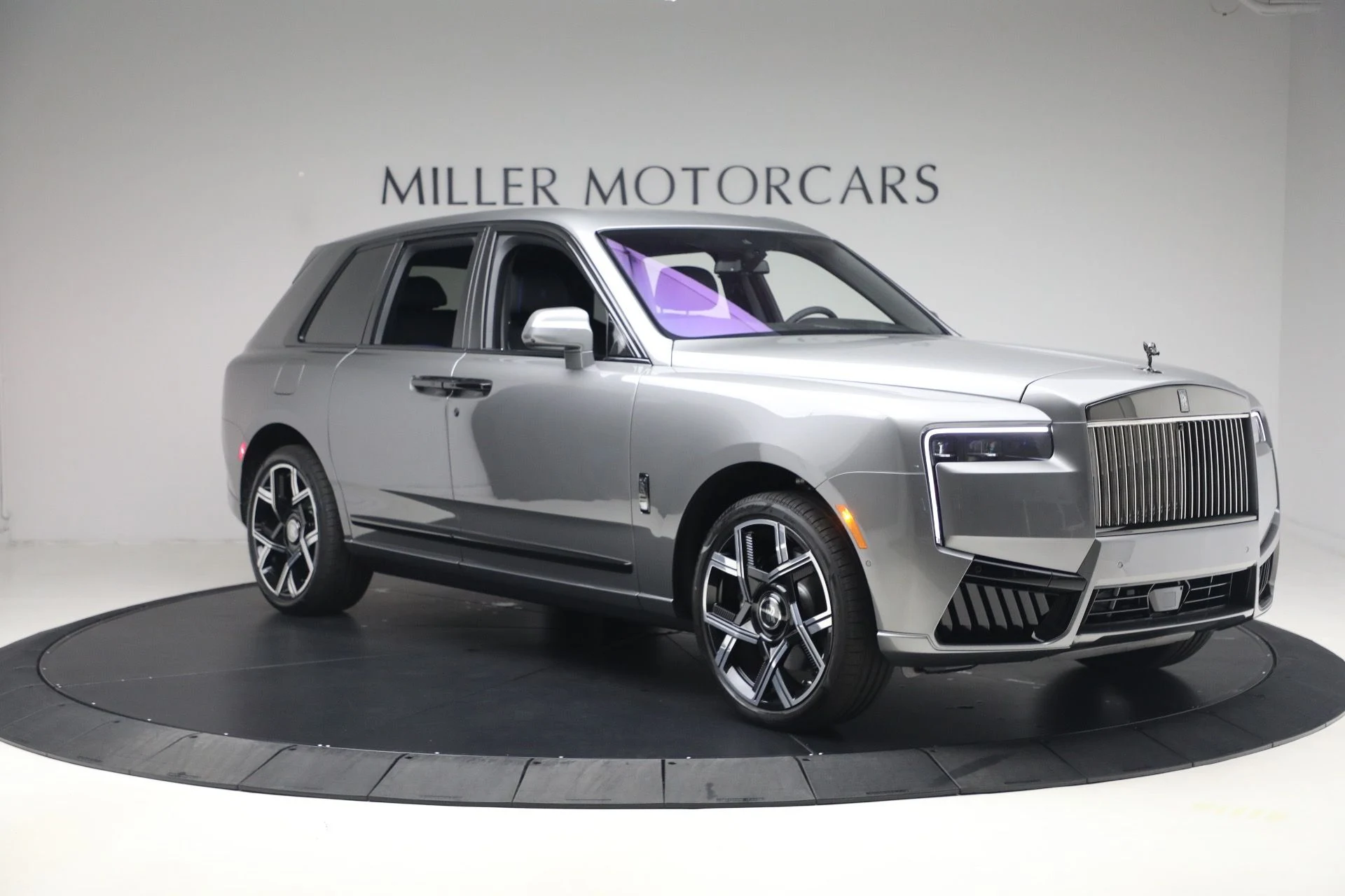 mph012_3298175176_New_2027_Rolls_Royce_Black_Badge_Cullinan_f9bf1fb6f3