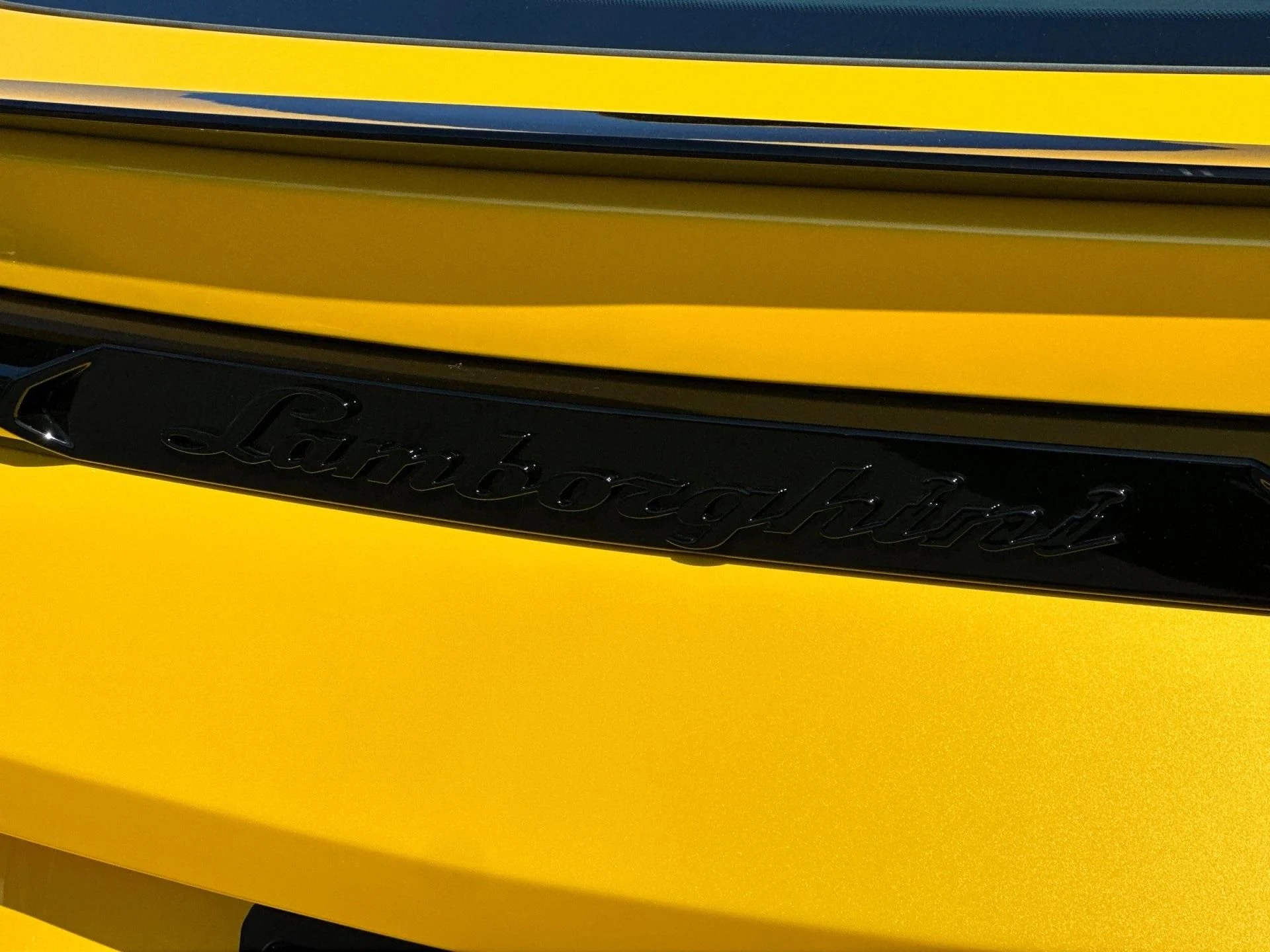 mph012_3298895563_New_2024_Lamborghini_Urus_S_1747424123_f0f6766464