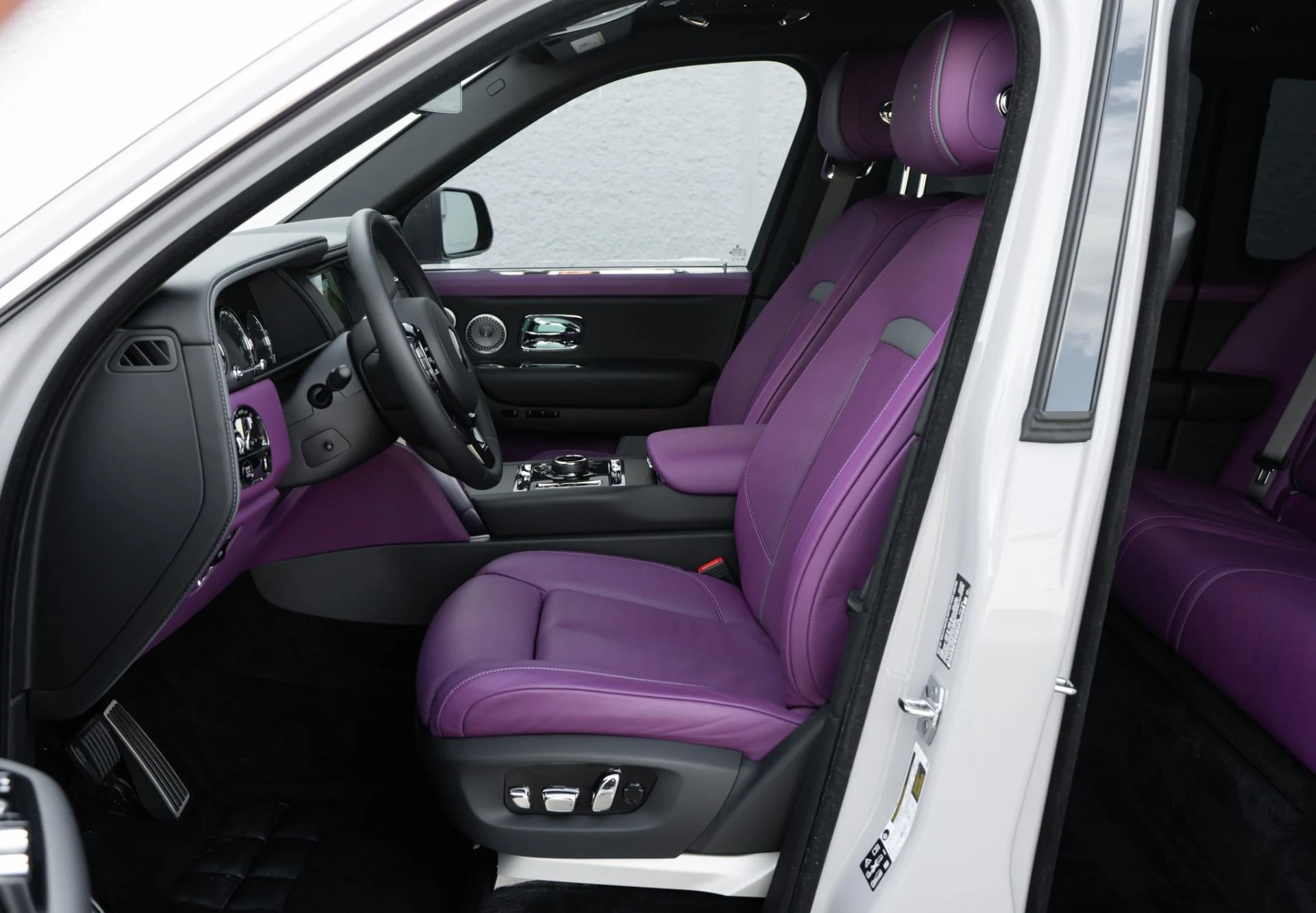 mph012_3298907710_Used_2024_Rolls_Royce_Cullinan_1772750182_d8fba1c1e3