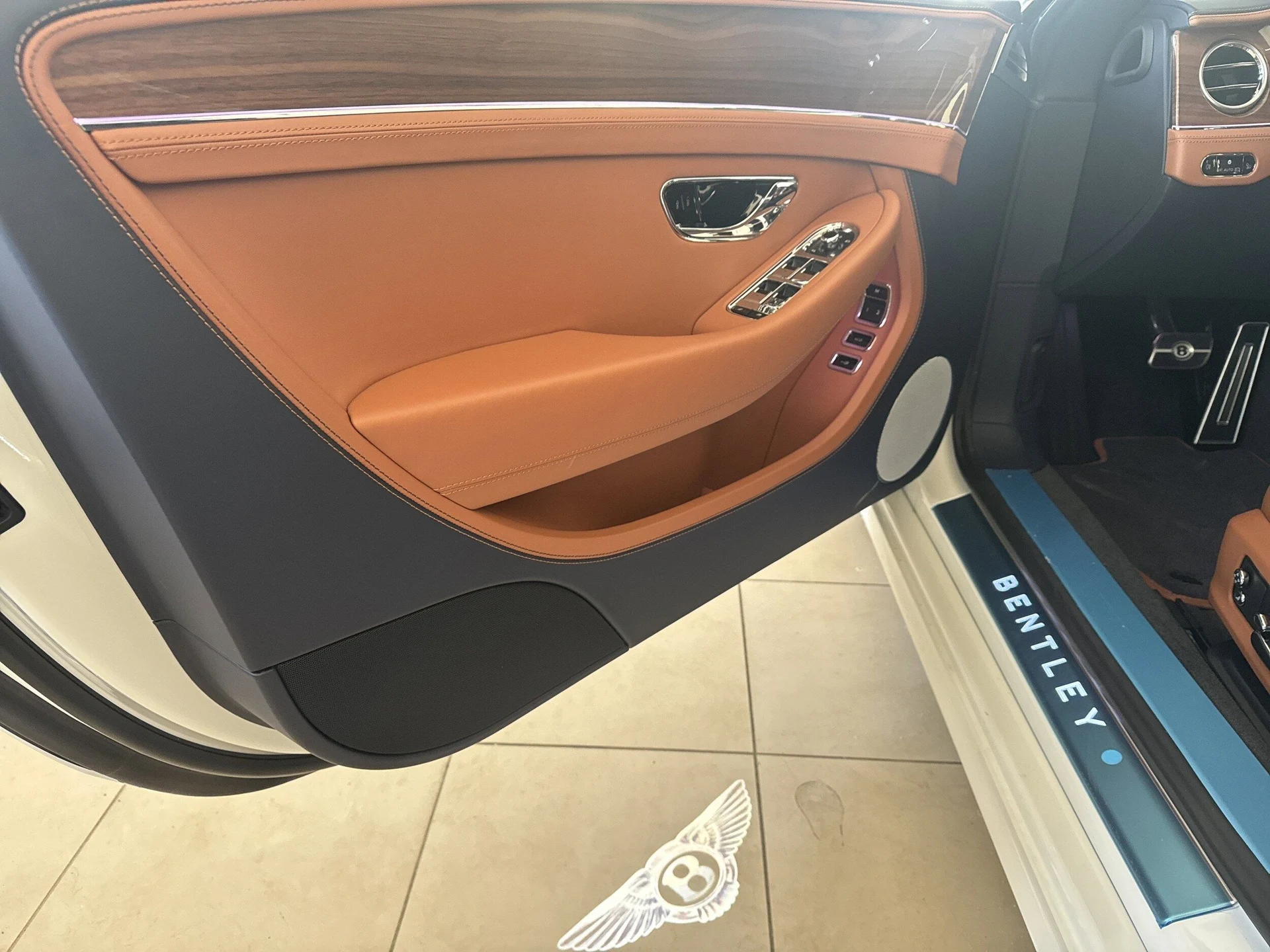 mph012_3310290221_3a6edf257b396025c883f61bcc2103e7x_75fb5a5608