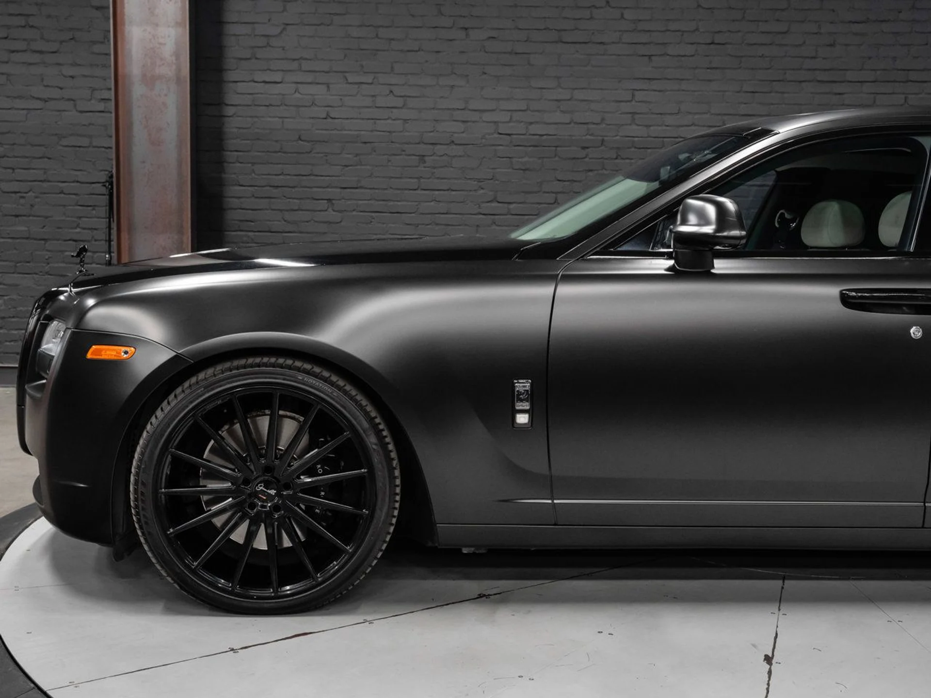 mph012_3313709307_rolls_royce_ghost_2012_35514b55a7